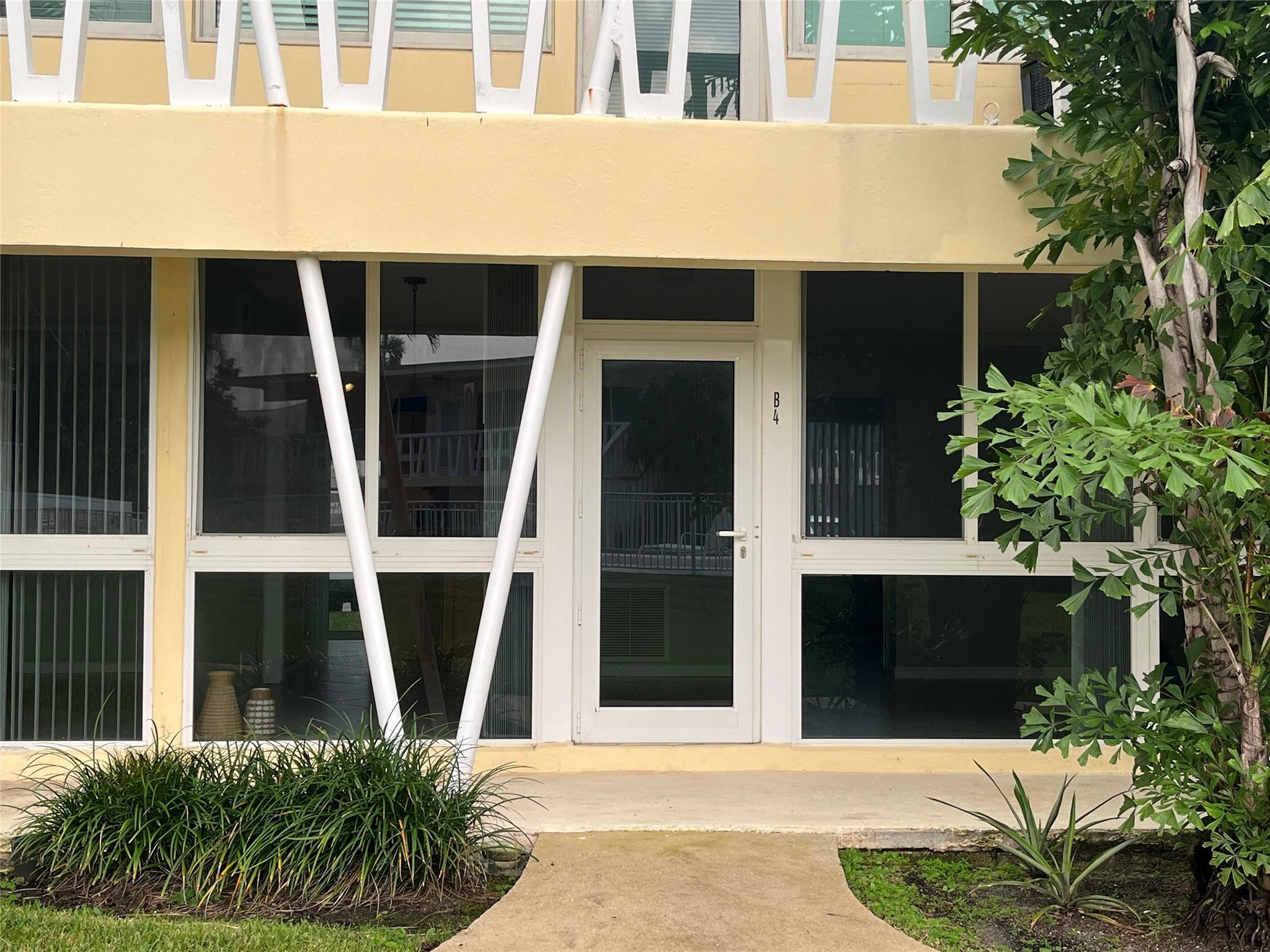 2755 NE 28TH #B4, Lighthouse Point FL 33064