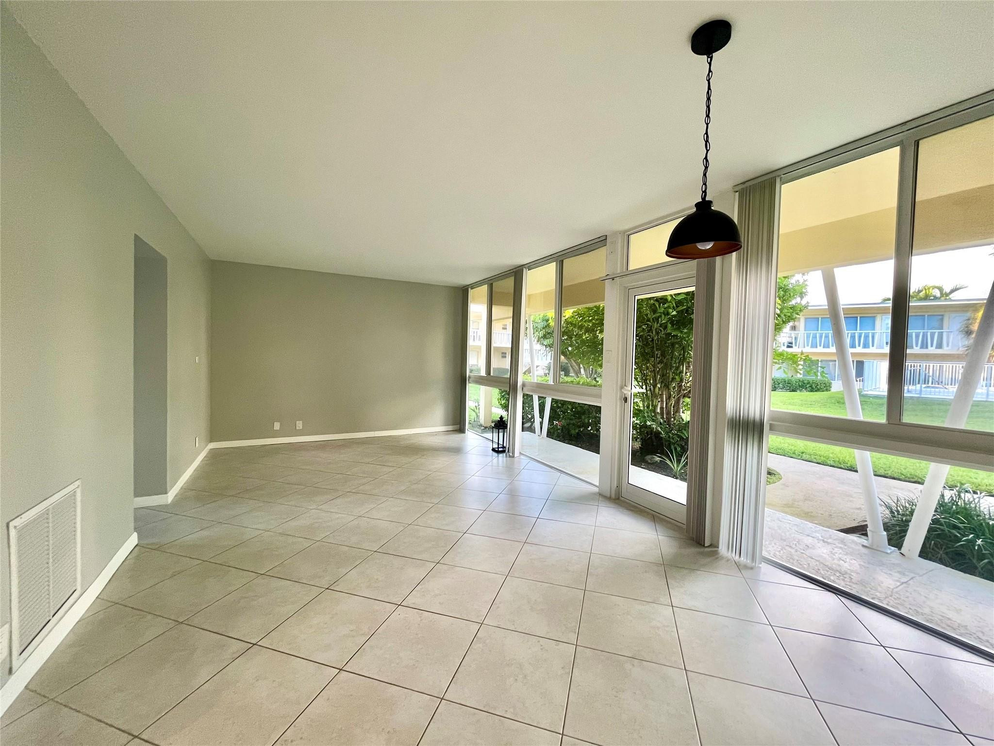 2755 NE 28TH #B4, Lighthouse Point FL 33064