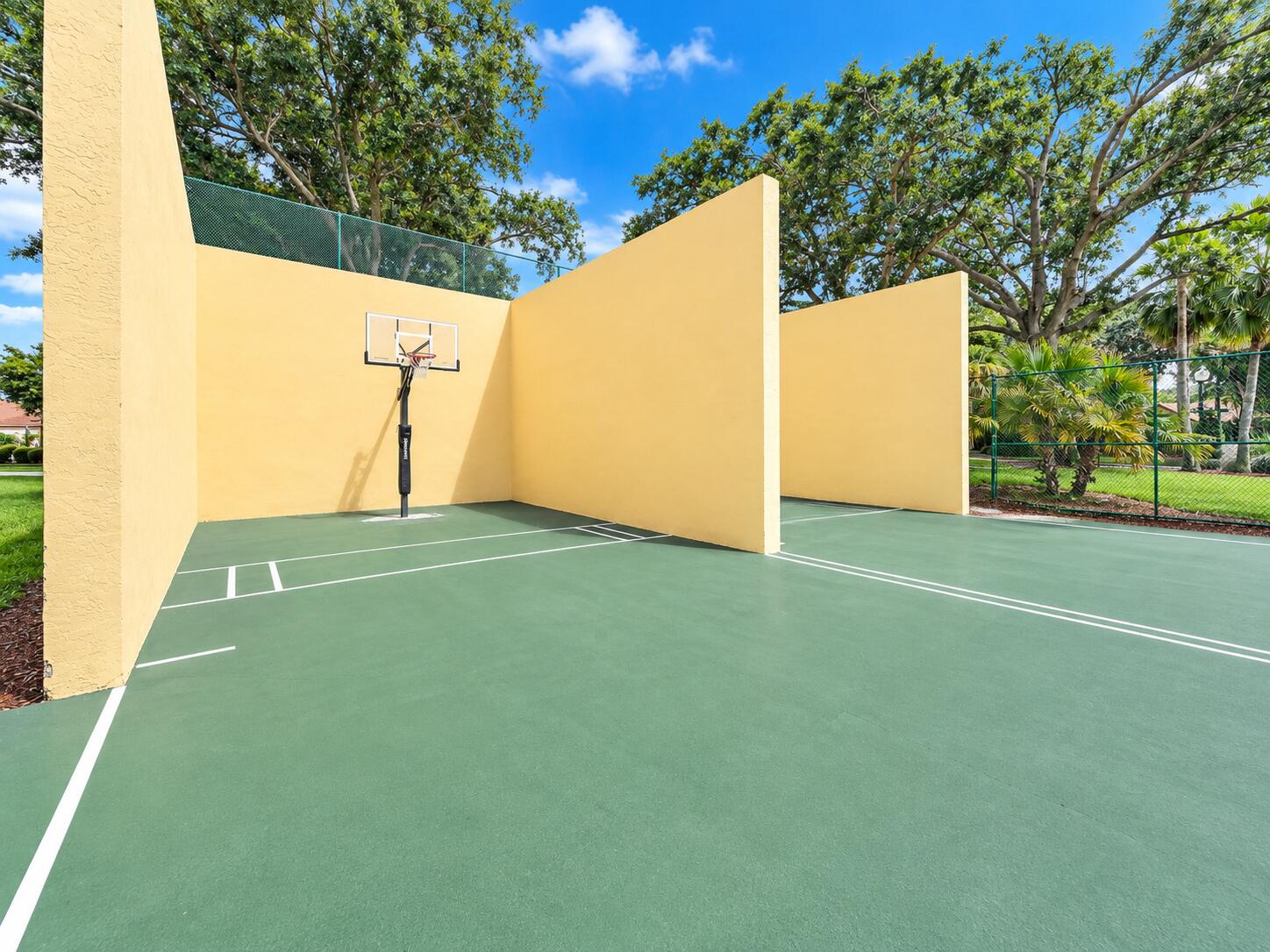 1045 Aspri, Riviera Beach FL 33418