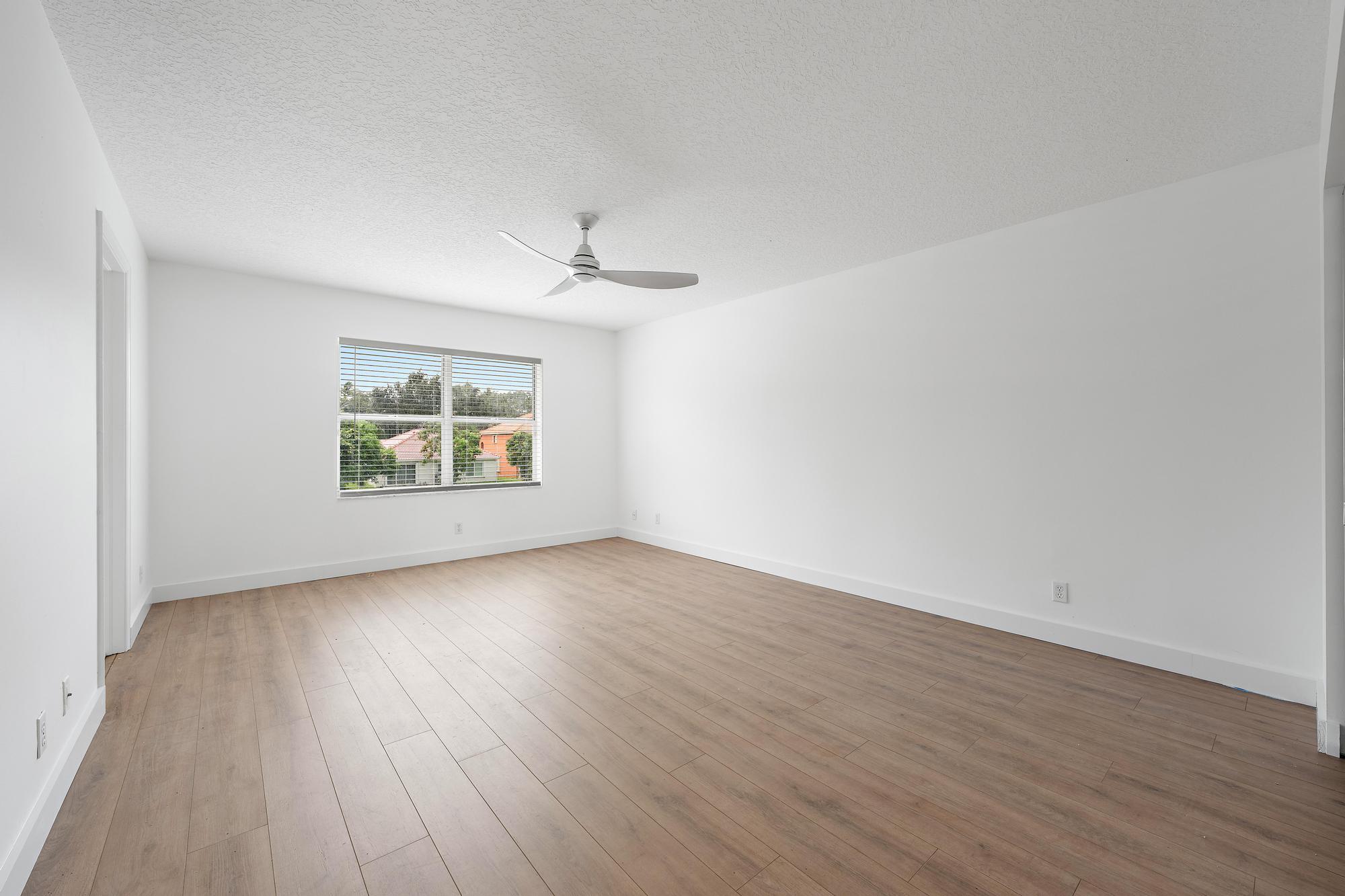 1045 Aspri, Riviera Beach FL 33418
