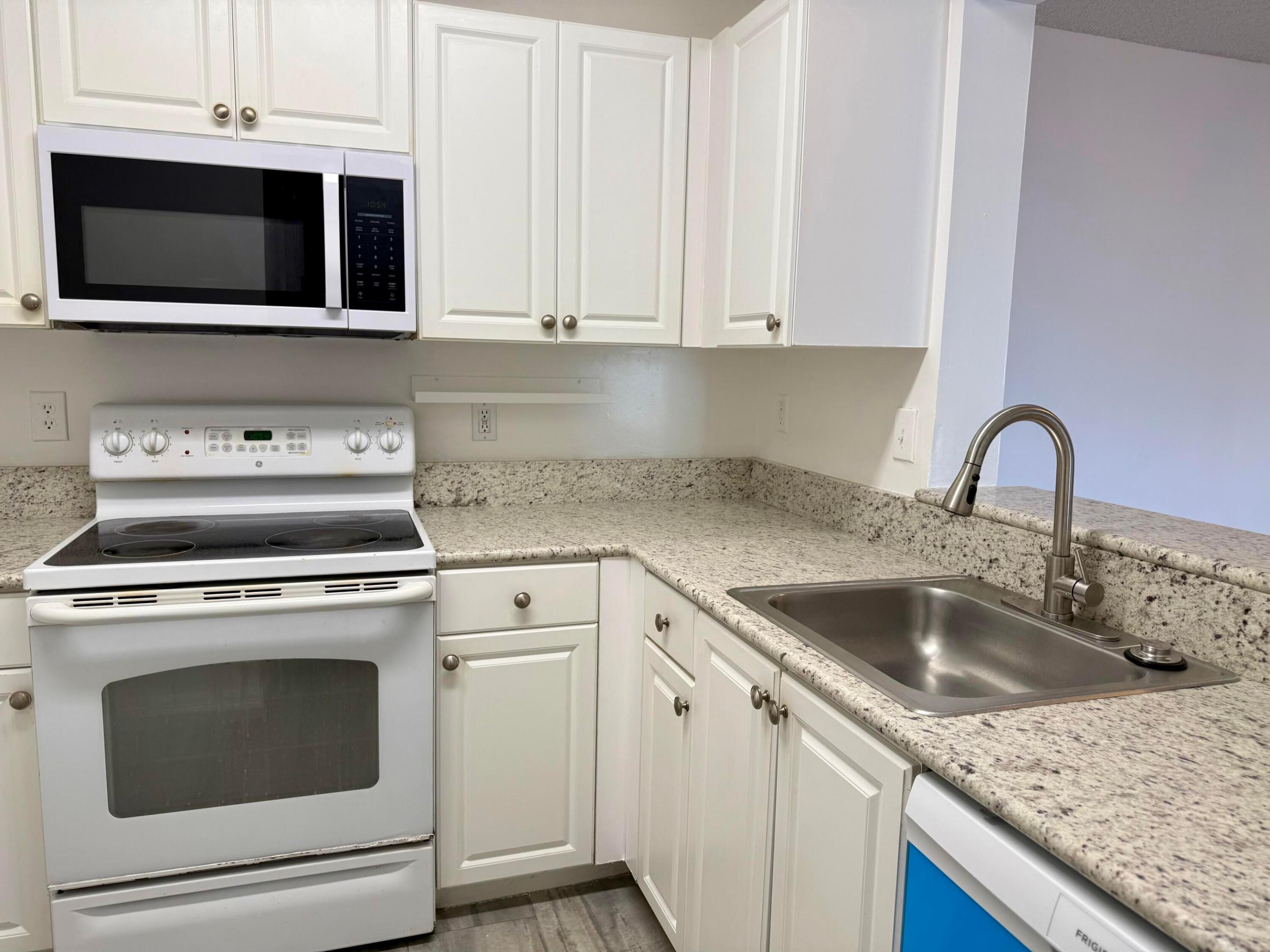 1450 SE 3rd, Dania Beach FL 33004