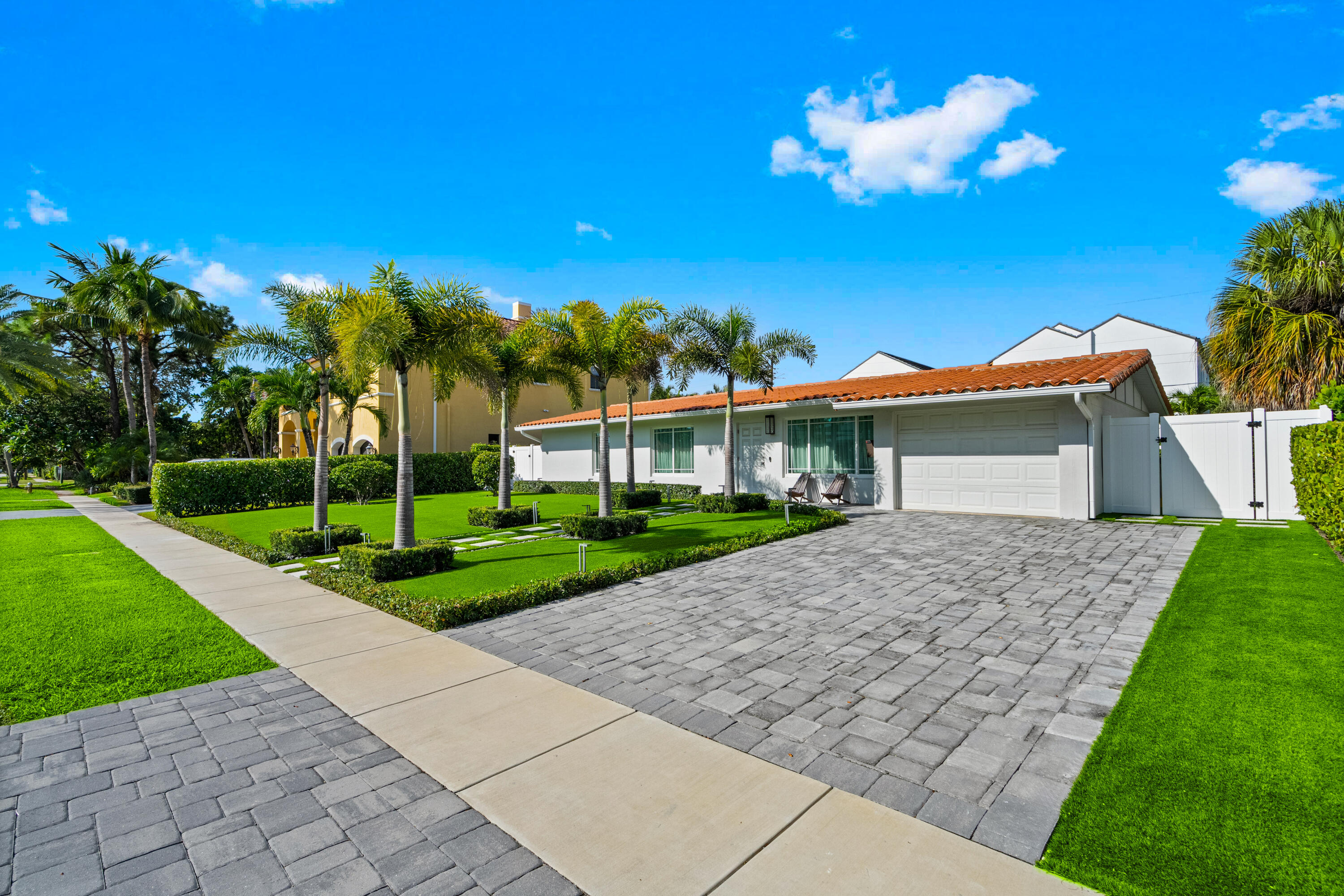 881 NE 4TH, Boca Raton FL 33432