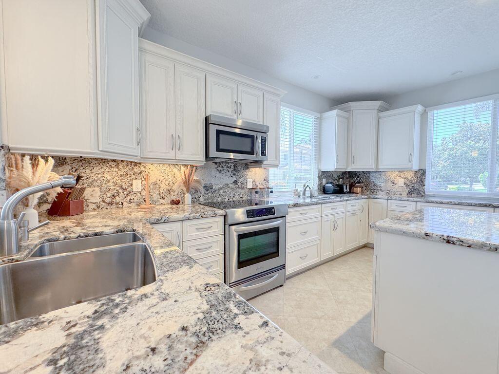 6819 VIA REGINA, Boca Raton FL 33433