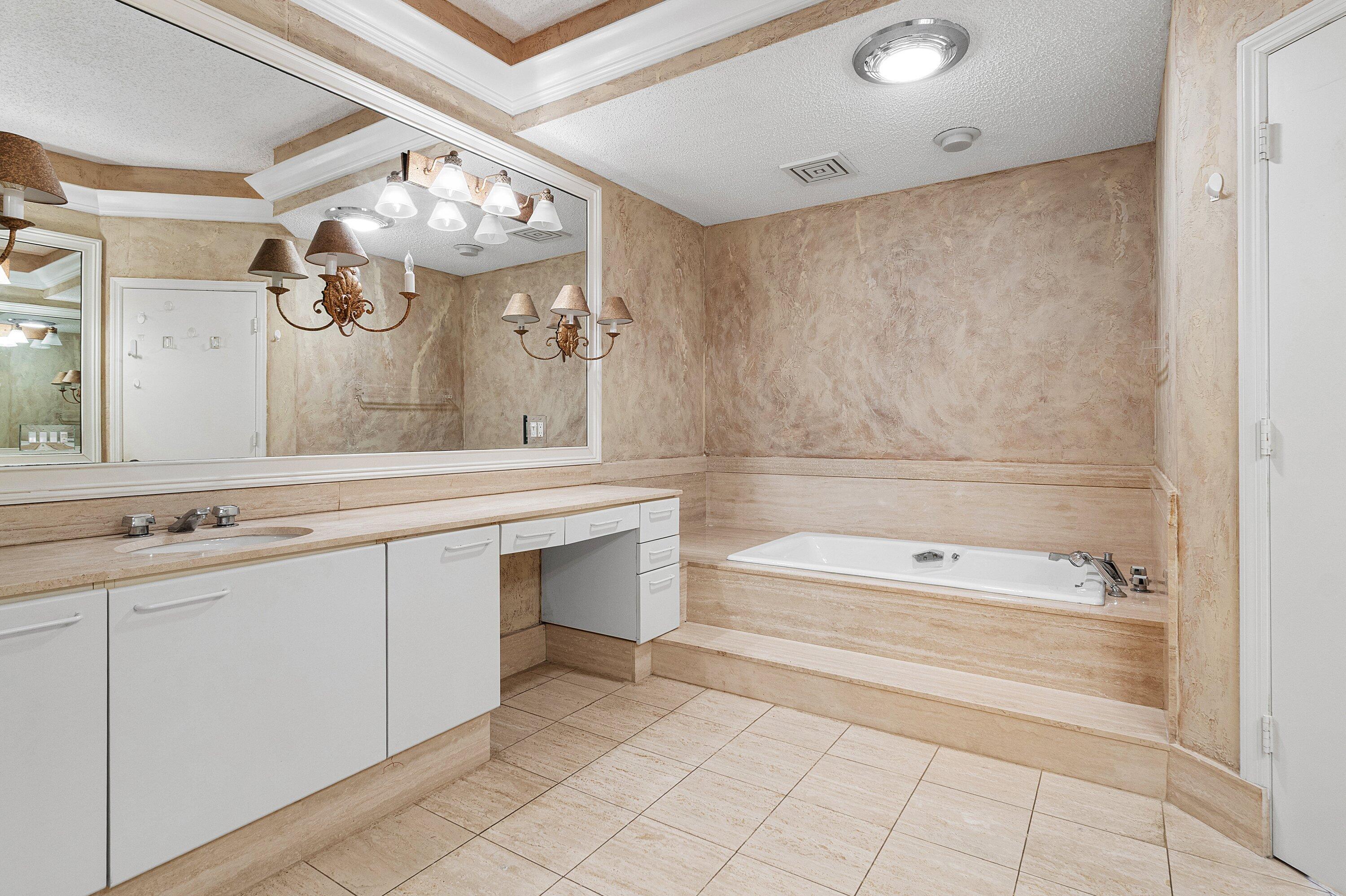 2920 SE DUNE #230, Hutchinson Island FL 34996