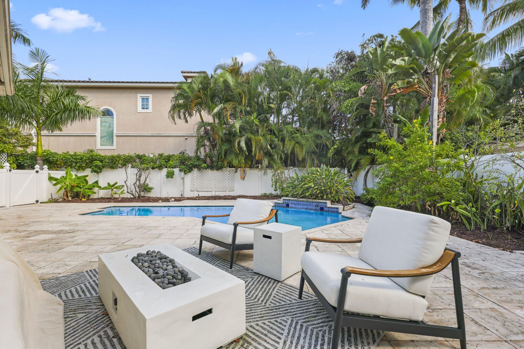 201 NE 4th, Boca Raton FL 33432