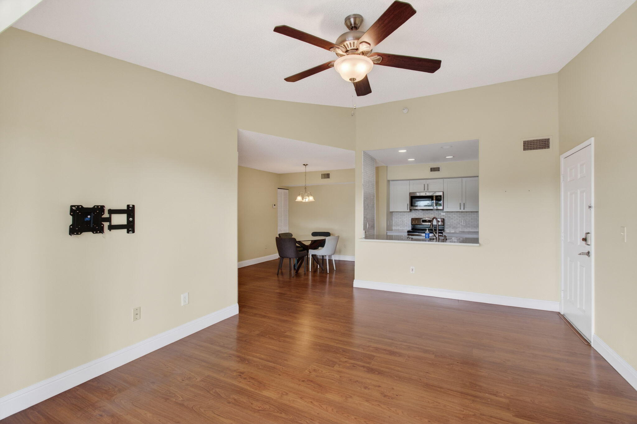 157 Yacht Club #303, Hypoluxo FL 33462