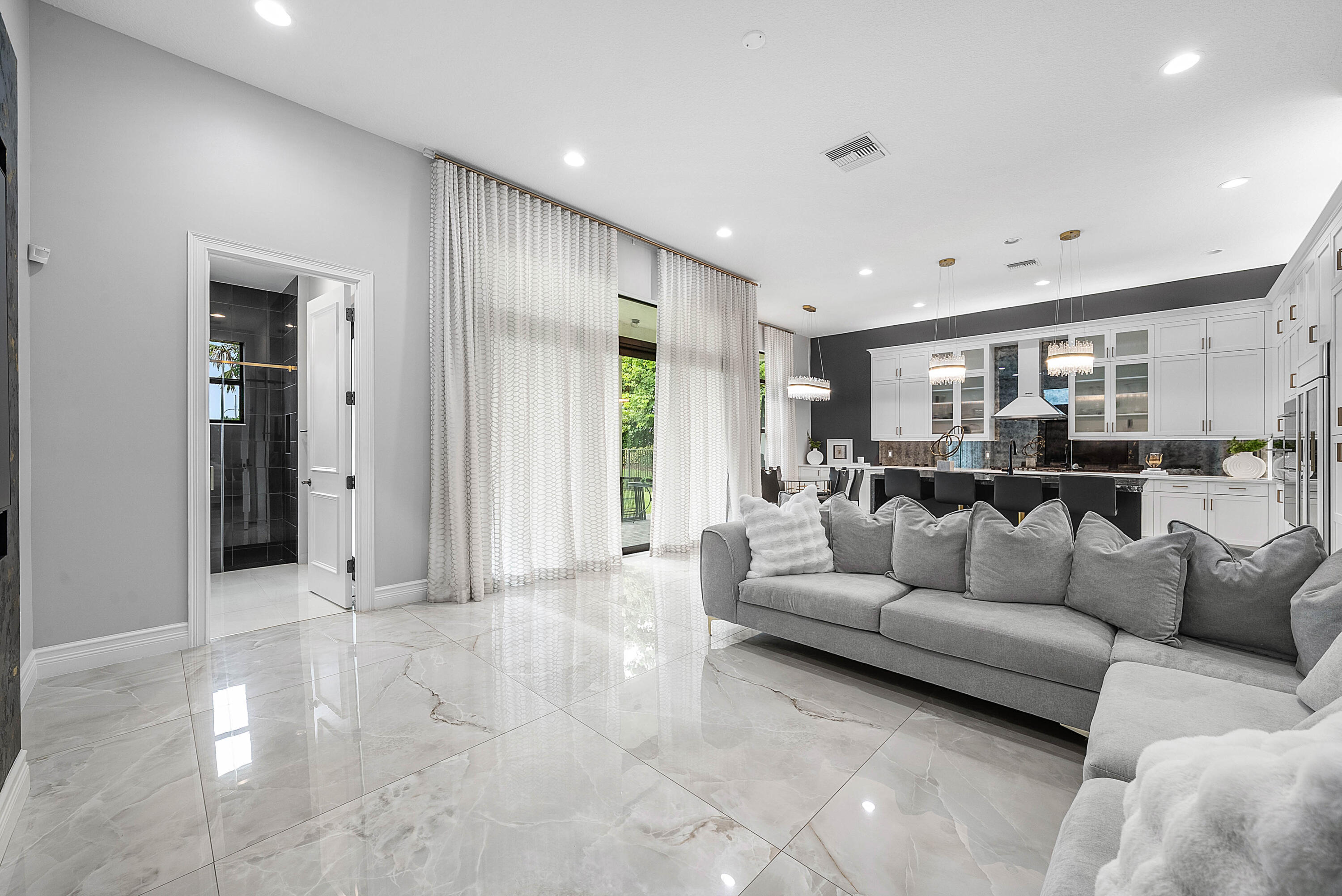 8985 CHAUVET, Boca Raton FL 33496