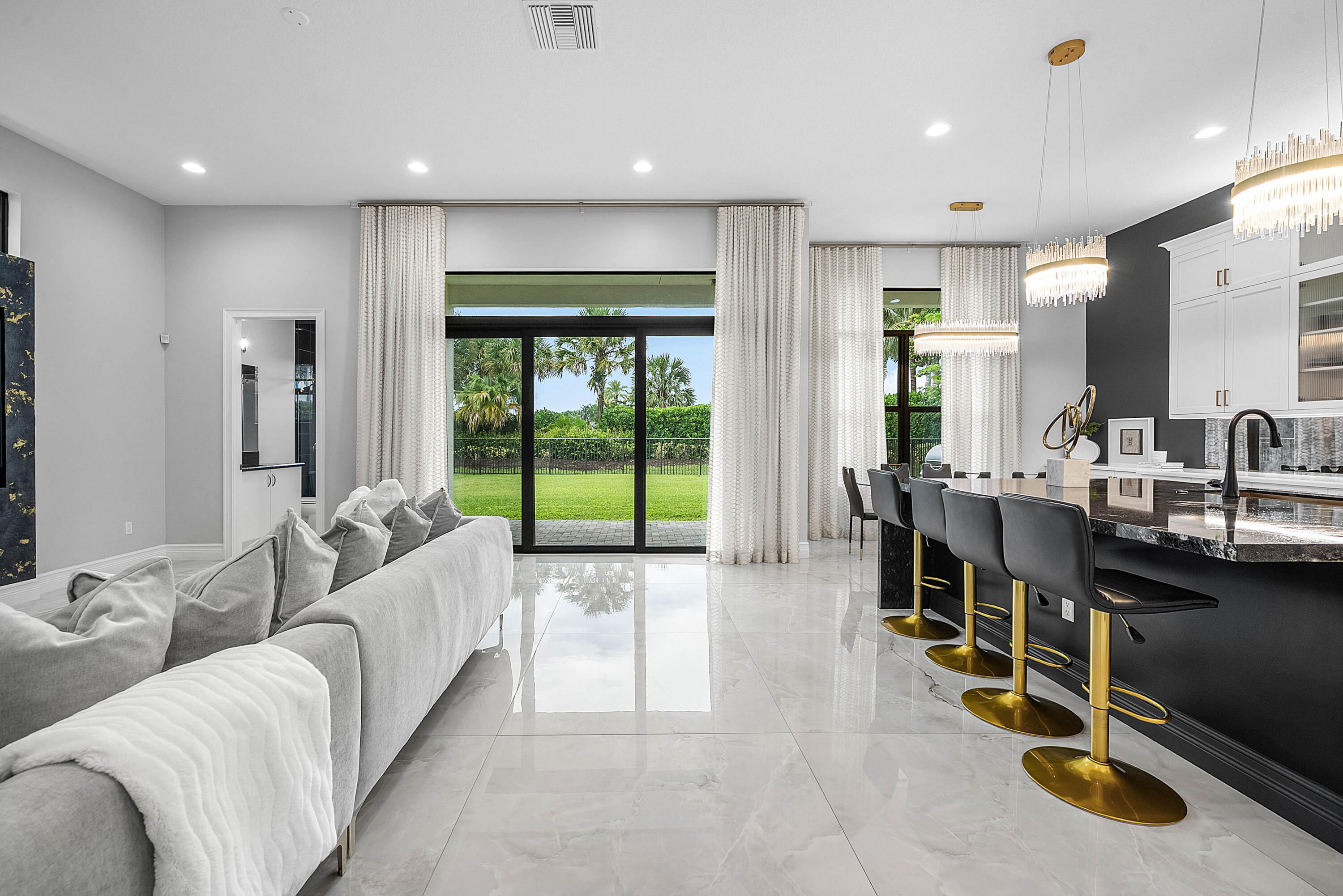 8985 CHAUVET, Boca Raton FL 33496