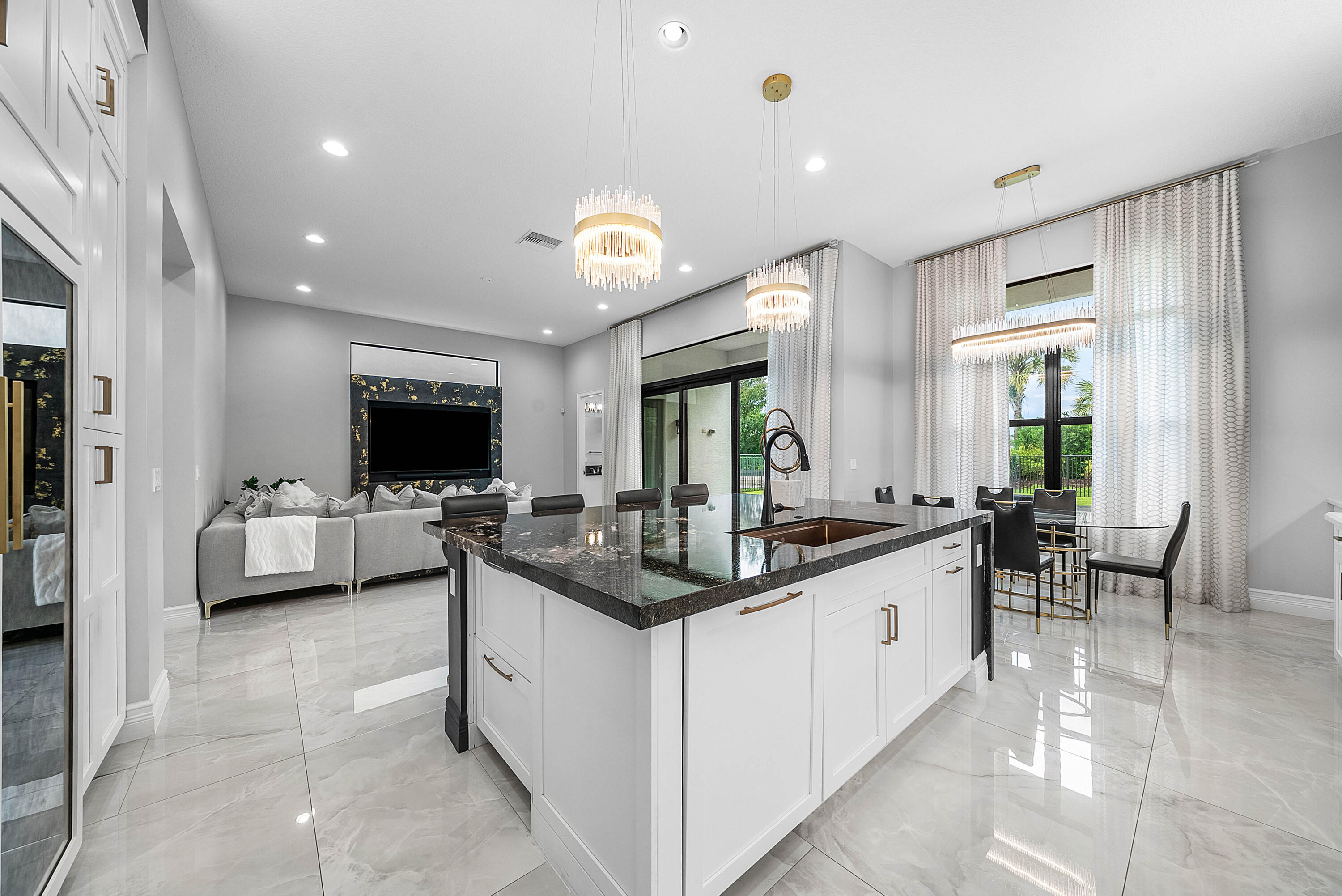 8985 CHAUVET, Boca Raton FL 33496