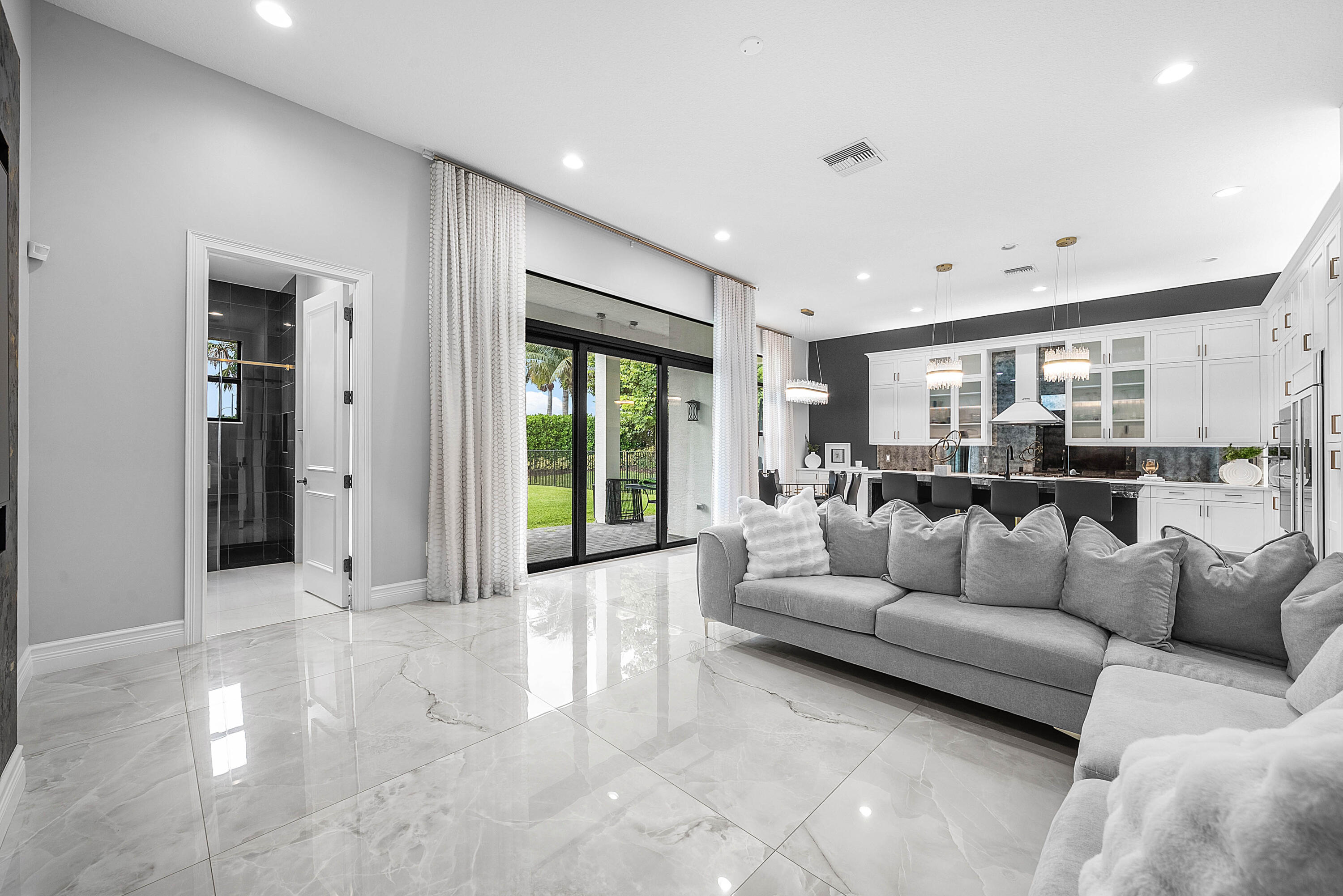 8985 CHAUVET, Boca Raton FL 33496