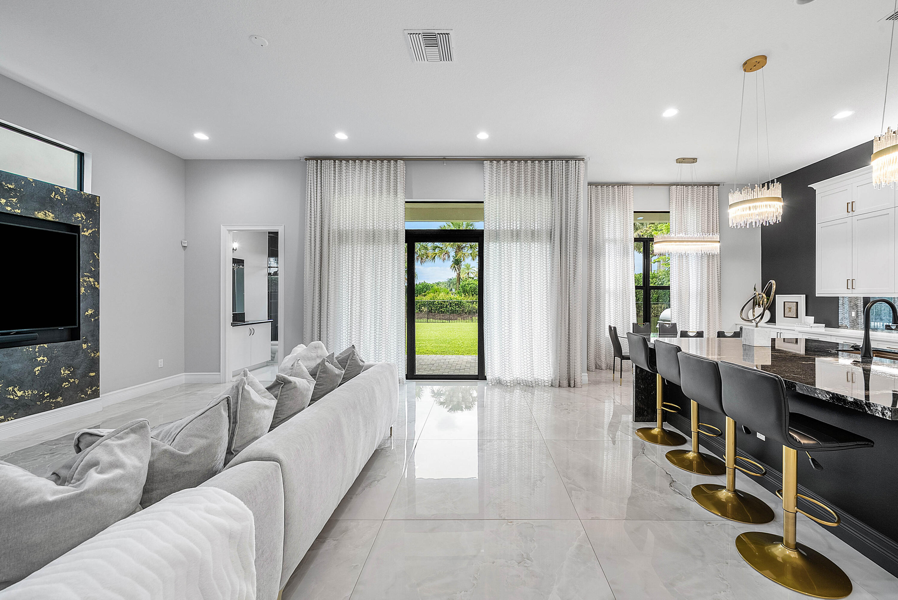 8985 CHAUVET, Boca Raton FL 33496