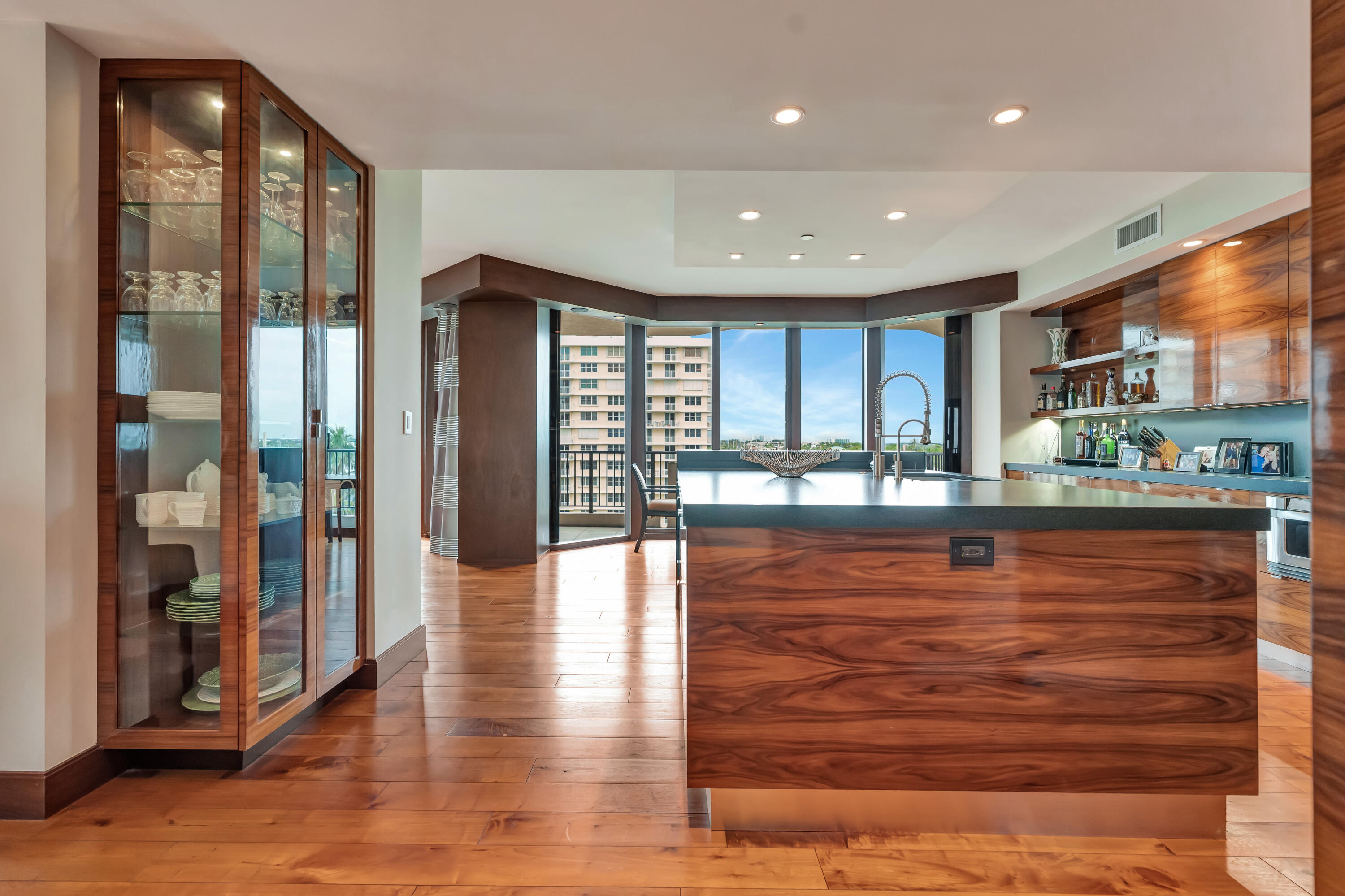 570 Ocean #602, Juno Beach FL 33408