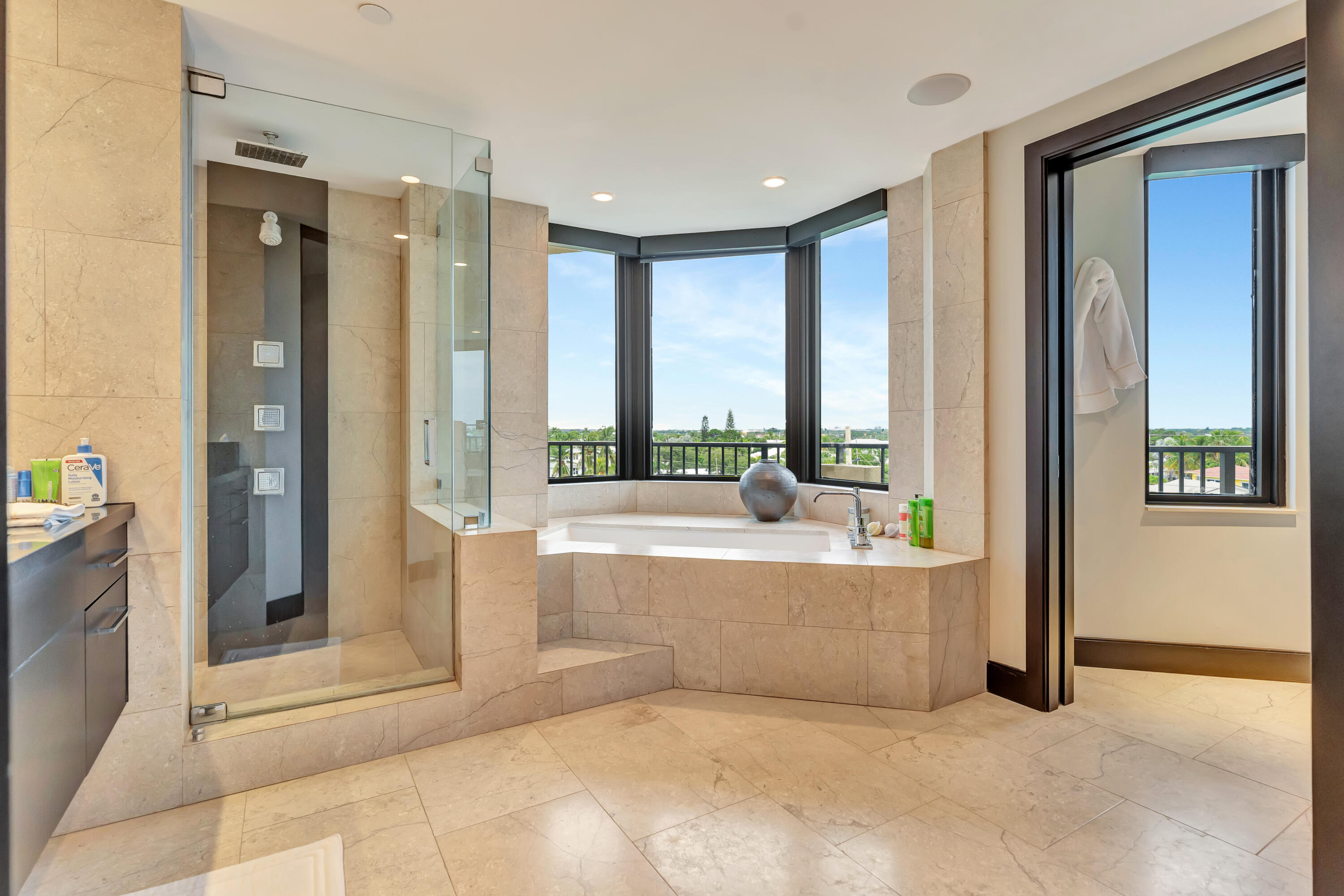 570 Ocean #602, Juno Beach FL 33408