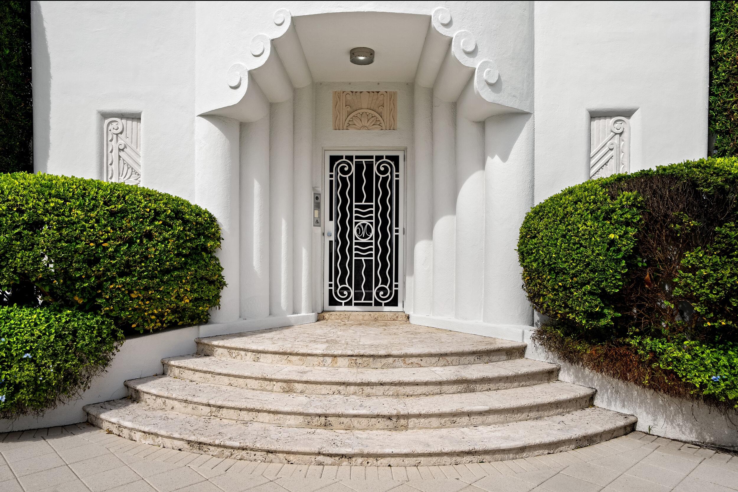 2631 S Flagler, West Palm Beach FL 33405