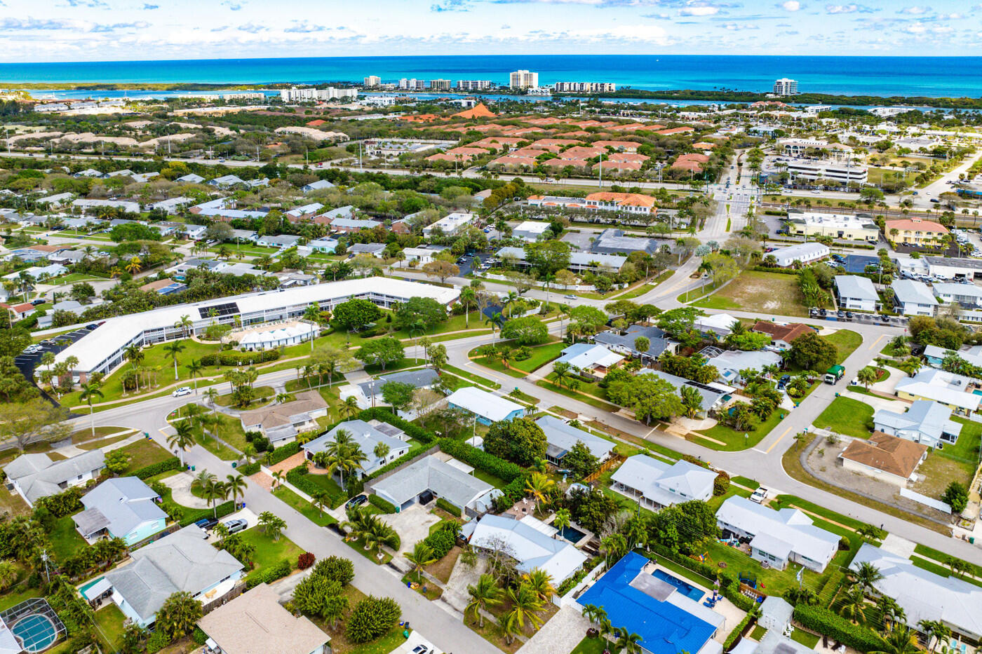 371 Saturn, Tequesta FL 33469