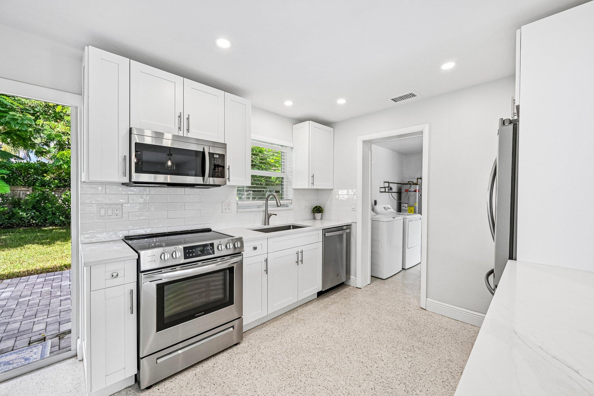 371 Saturn, Tequesta FL 33469