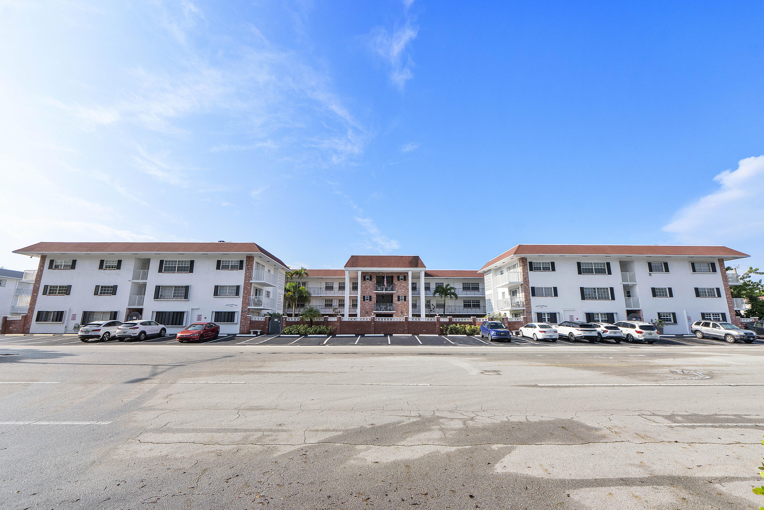 2424 NE 9th #305, Fort Lauderdale FL 33304