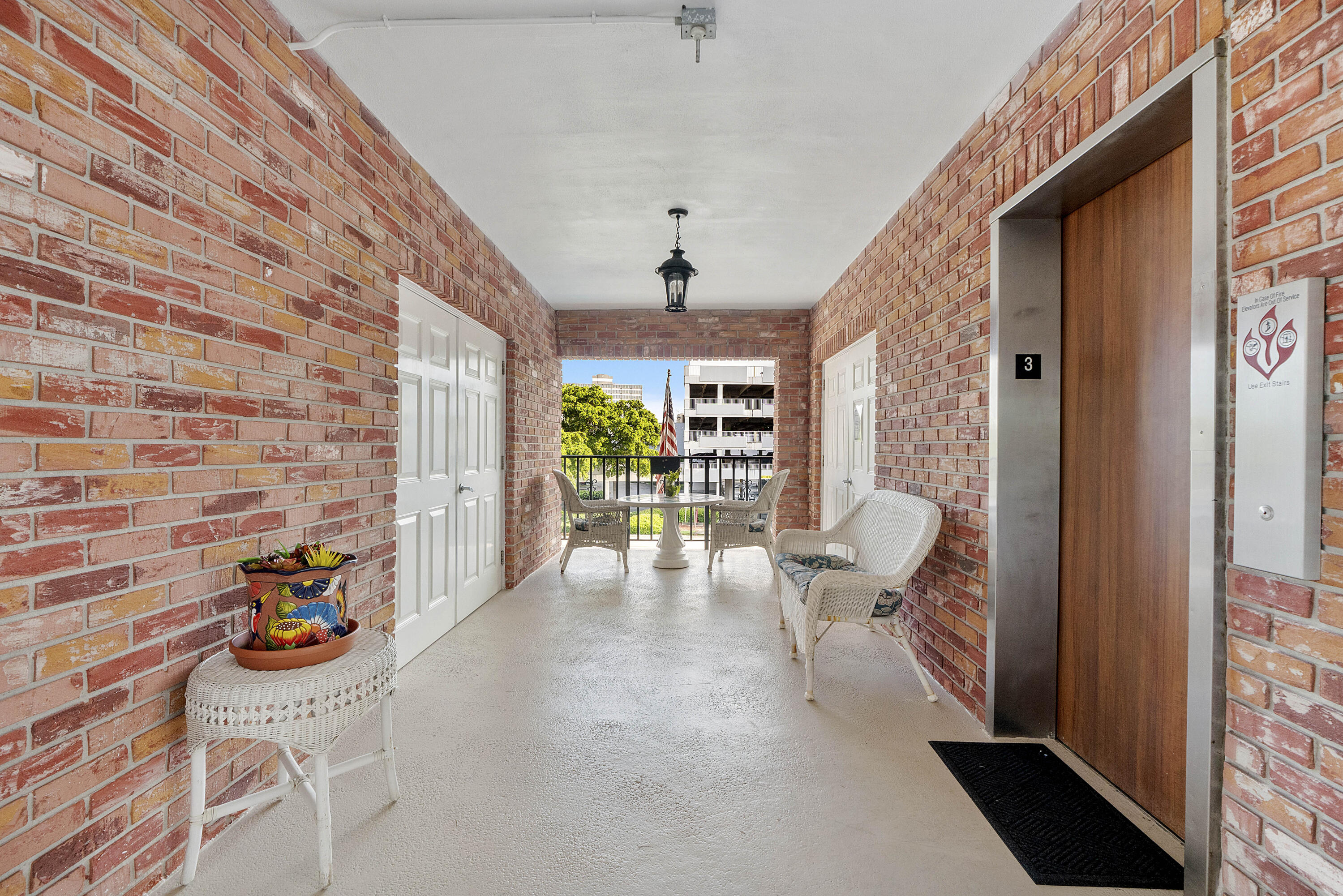 2424 NE 9th #305, Fort Lauderdale FL 33304