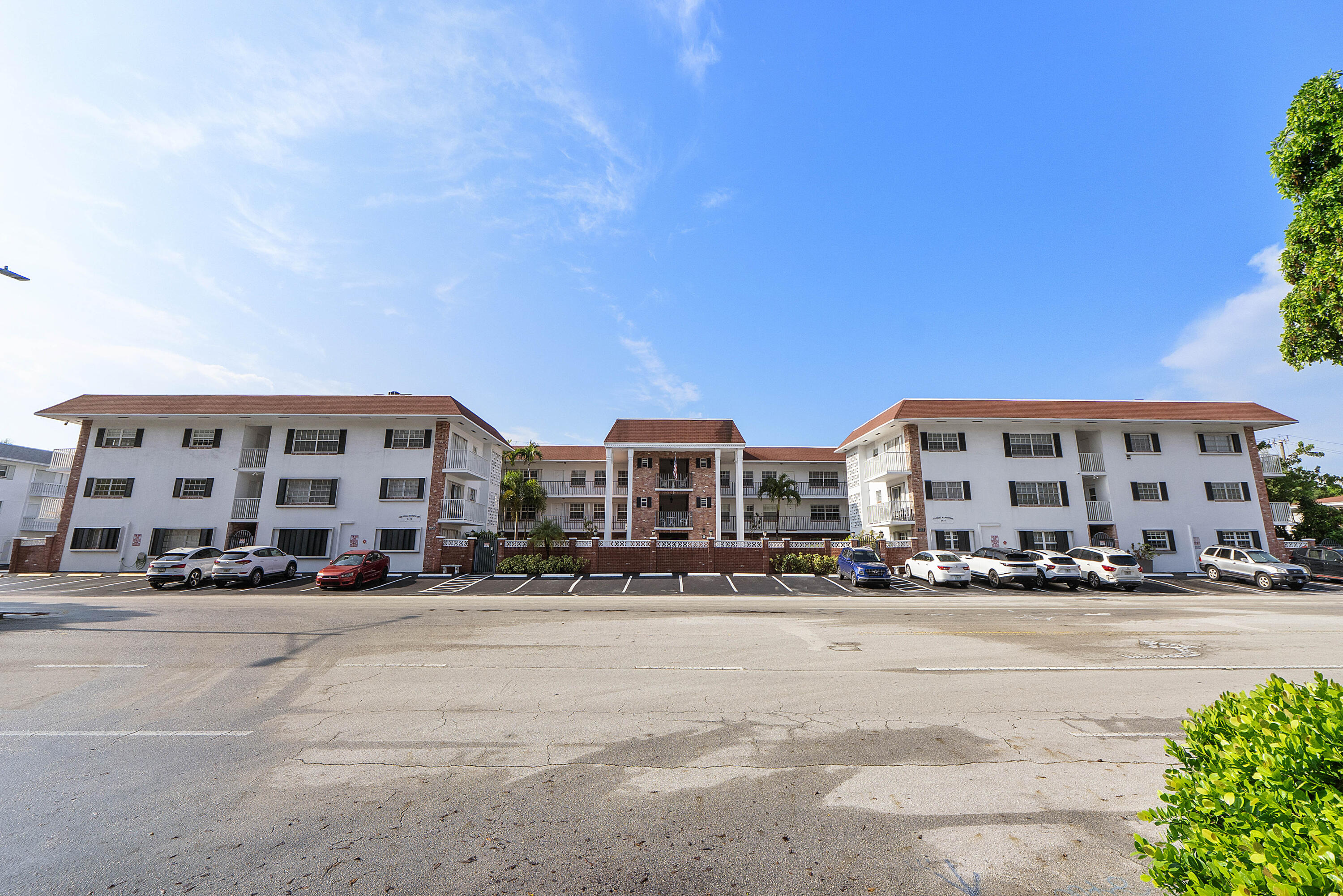 2424 NE 9th #305, Fort Lauderdale FL 33304