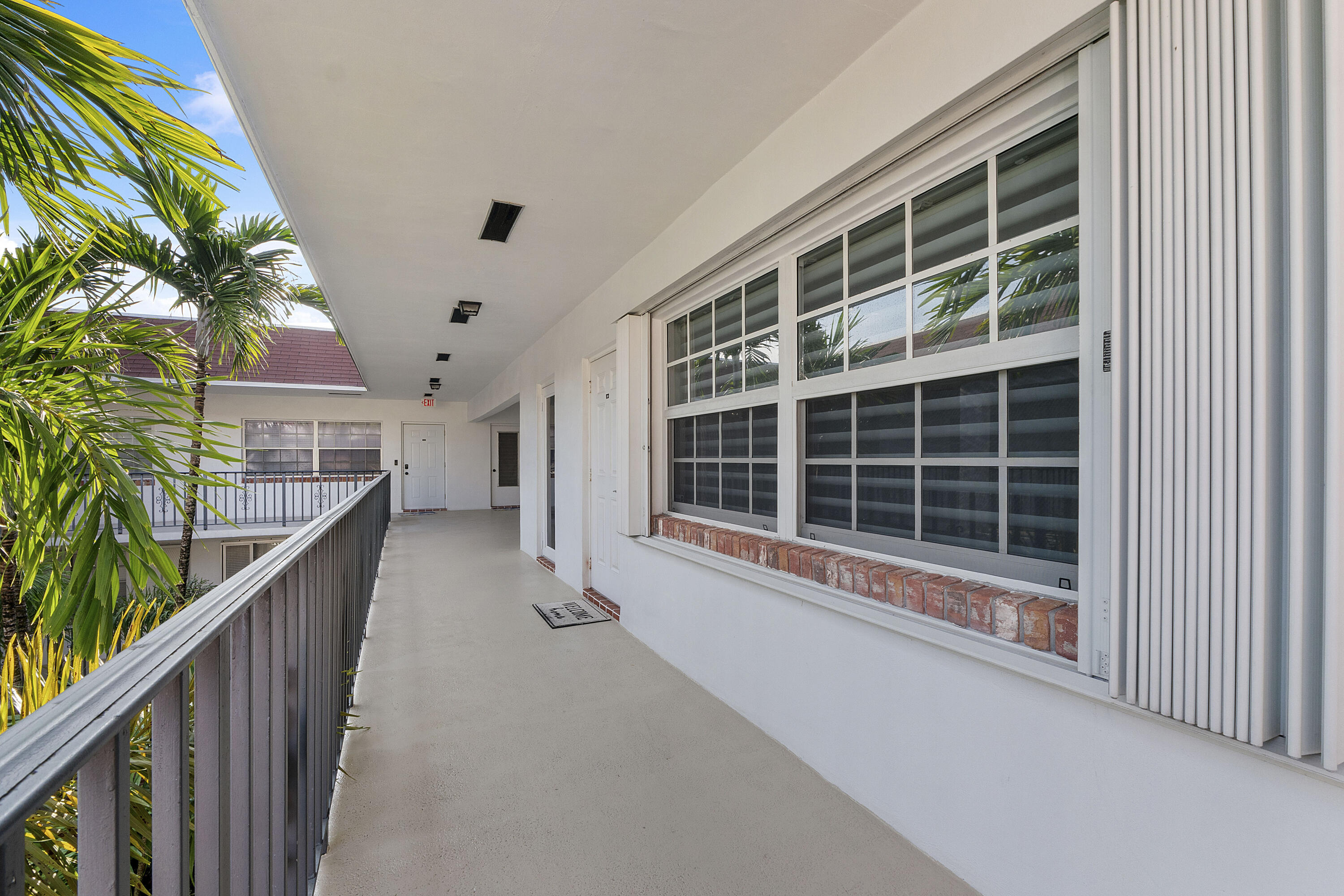 2424 NE 9th #305, Fort Lauderdale FL 33304