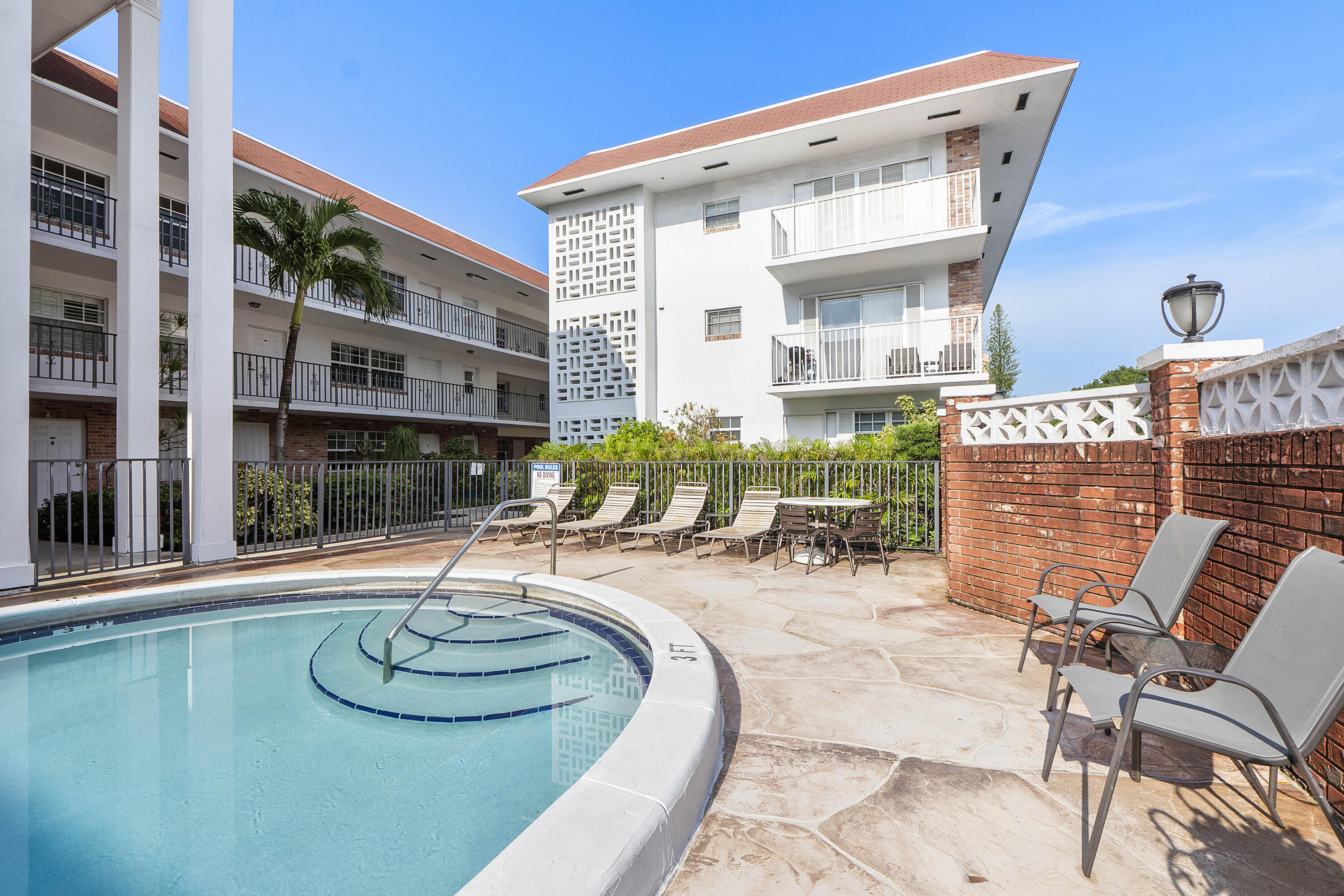 2424 NE 9th #305, Fort Lauderdale FL 33304