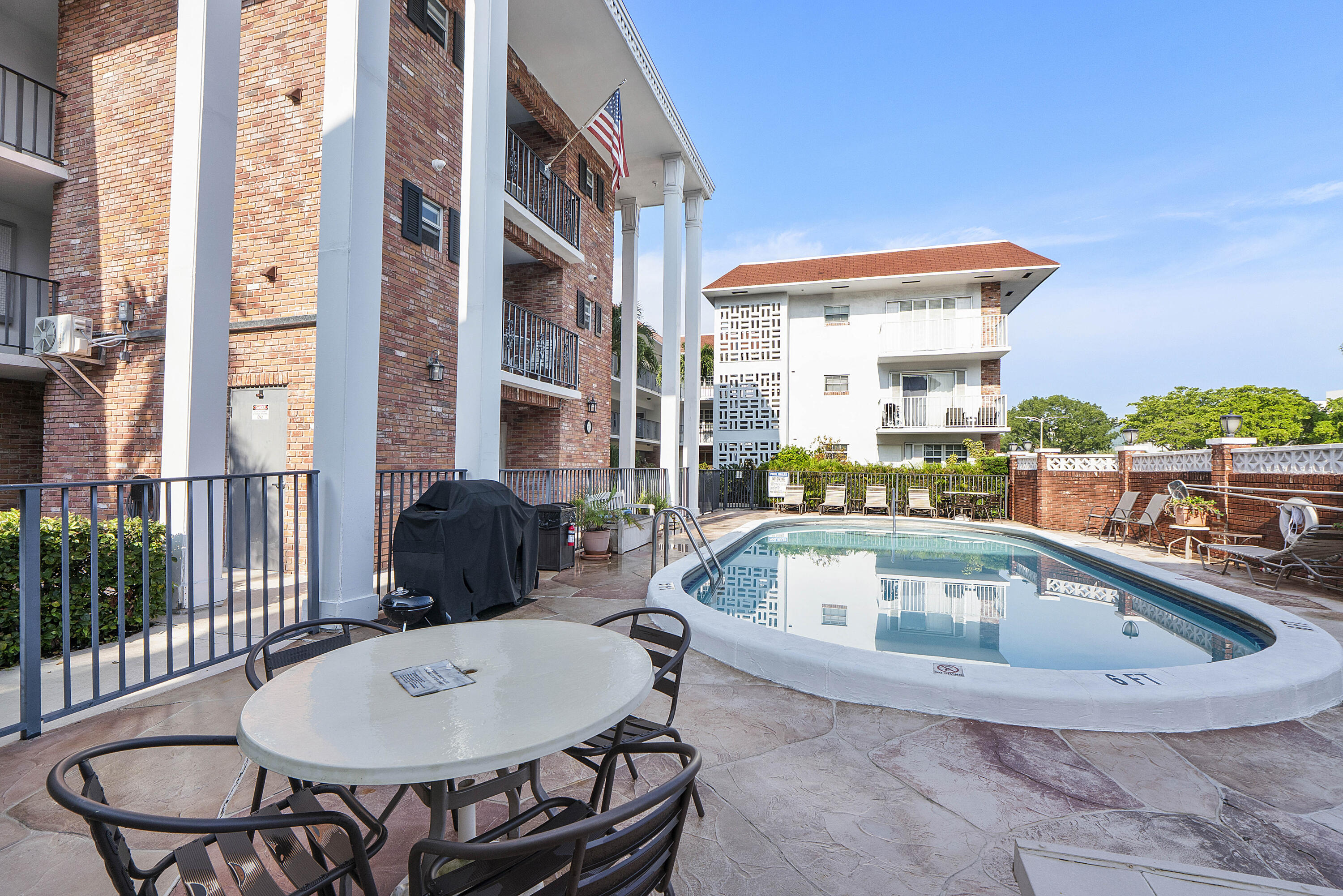 2424 NE 9th #305, Fort Lauderdale FL 33304