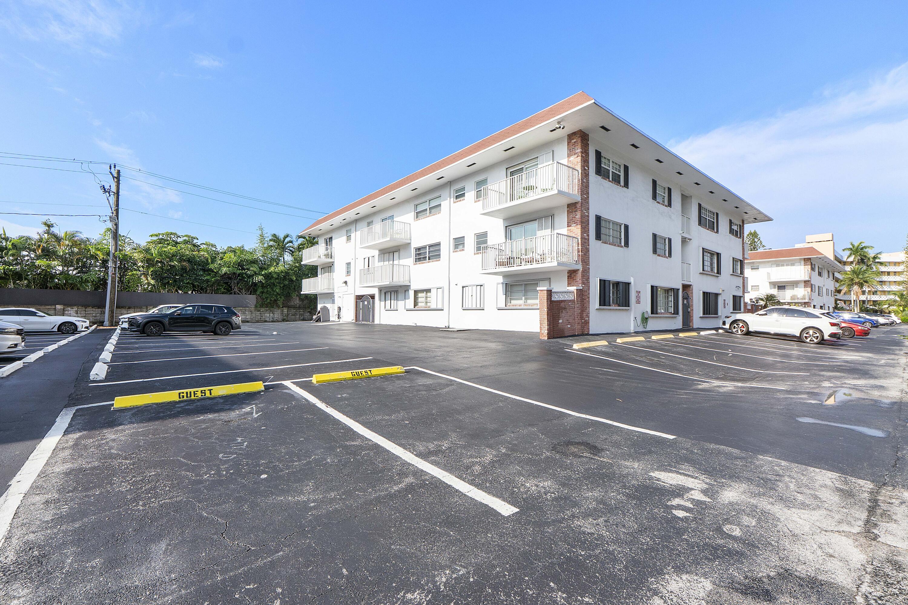 2424 NE 9th #305, Fort Lauderdale FL 33304