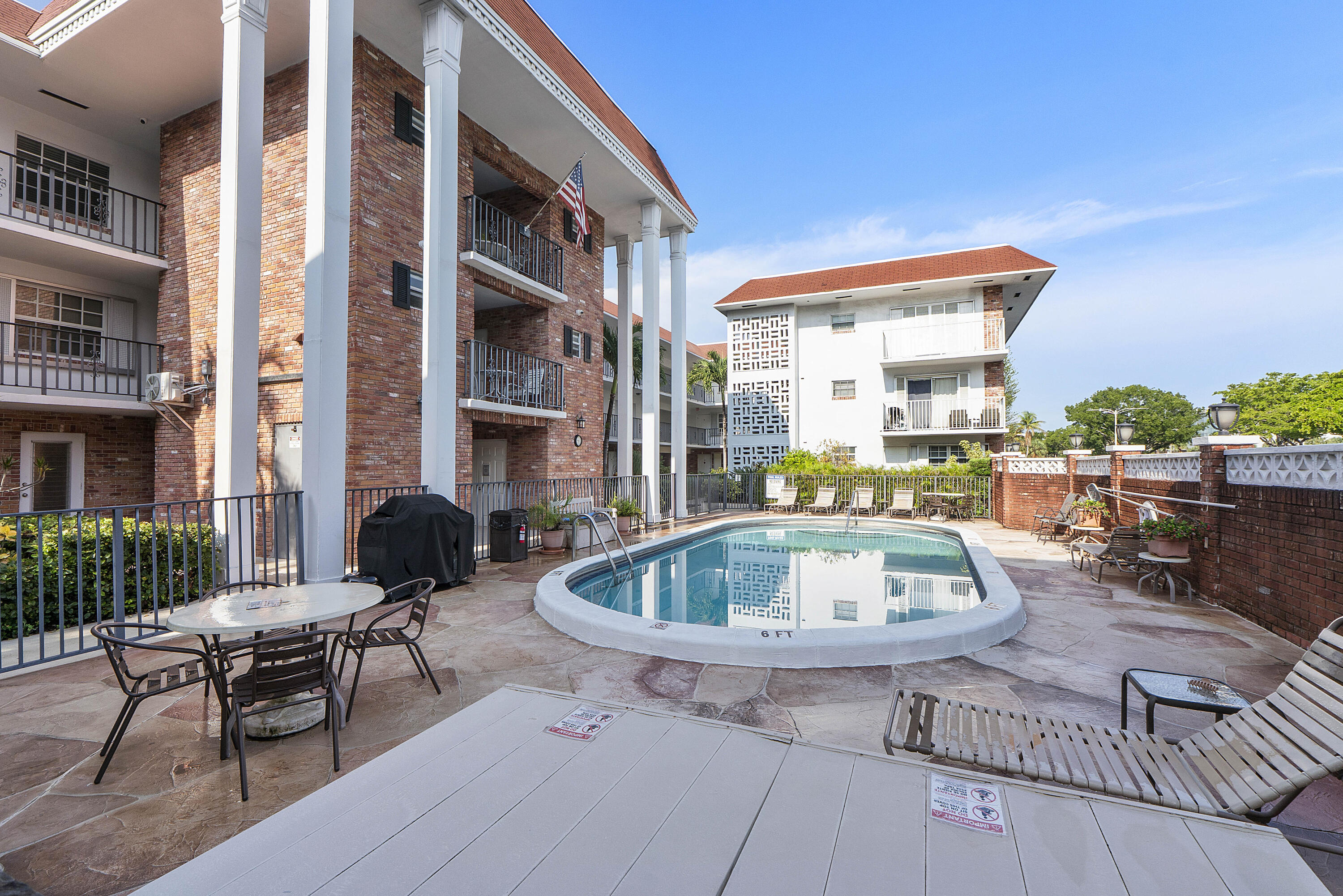 2424 NE 9th #305, Fort Lauderdale FL 33304