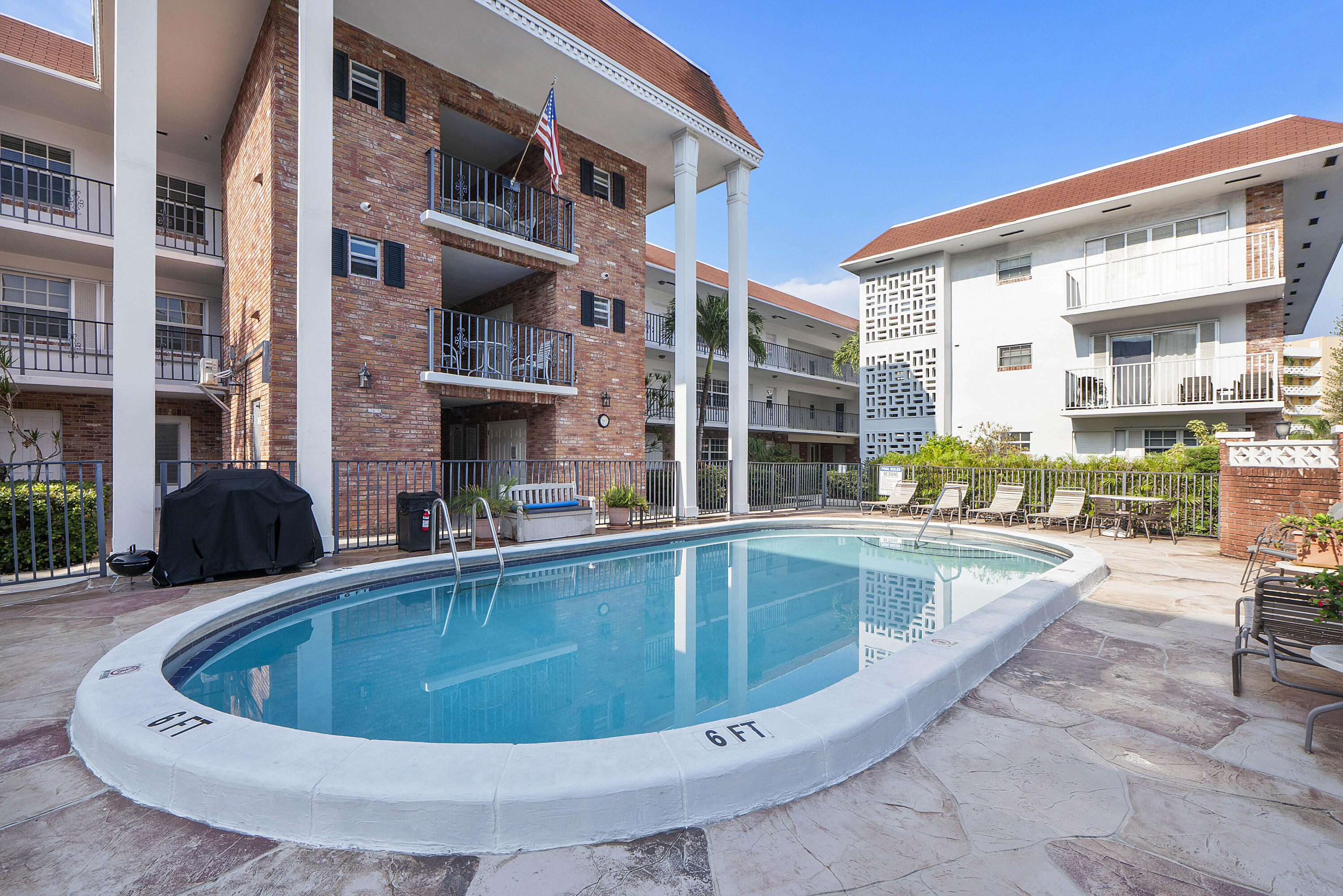 2424 NE 9th #305, Fort Lauderdale FL 33304