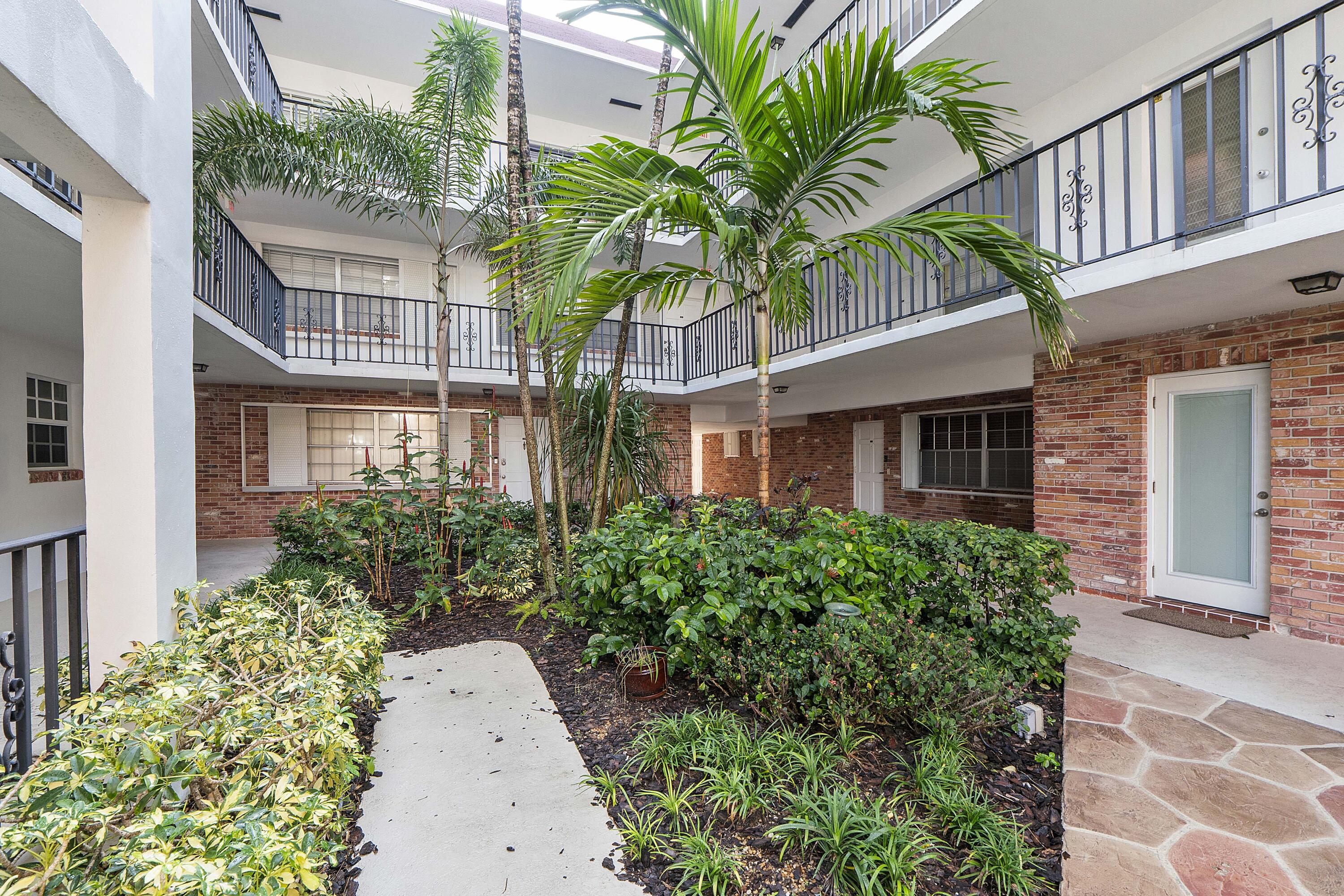 2424 NE 9th #305, Fort Lauderdale FL 33304