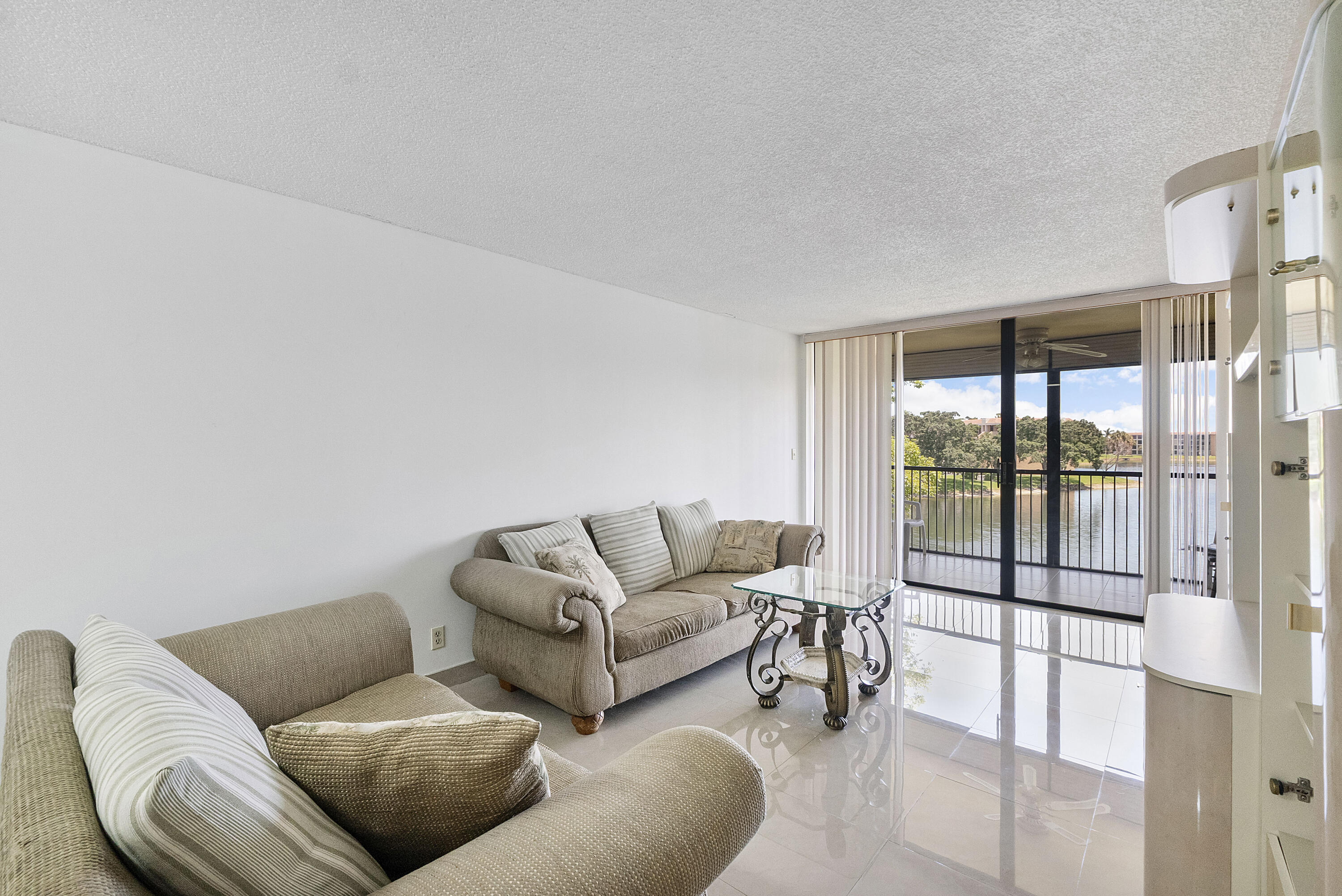 5828 CORAL LAKE #304, Margate FL 33063