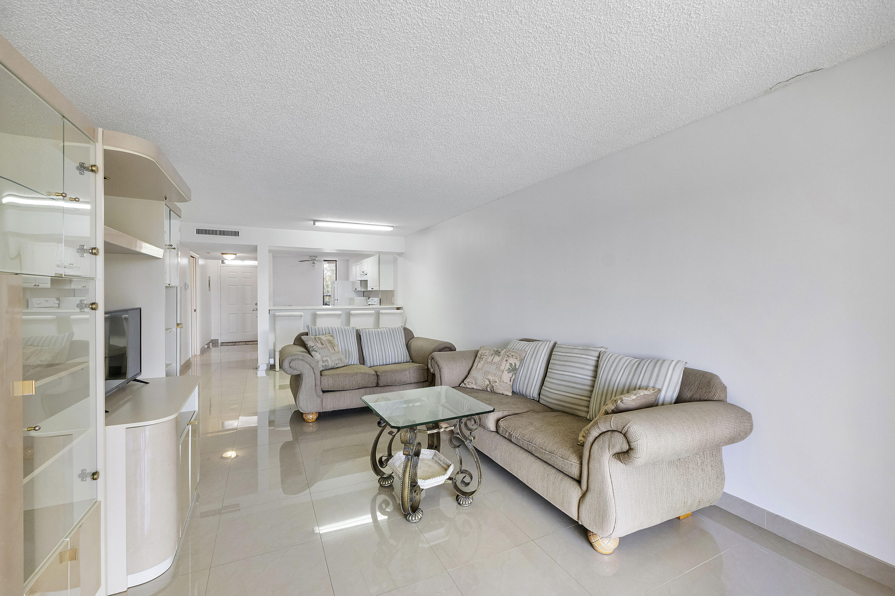 5828 CORAL LAKE #304, Margate FL 33063