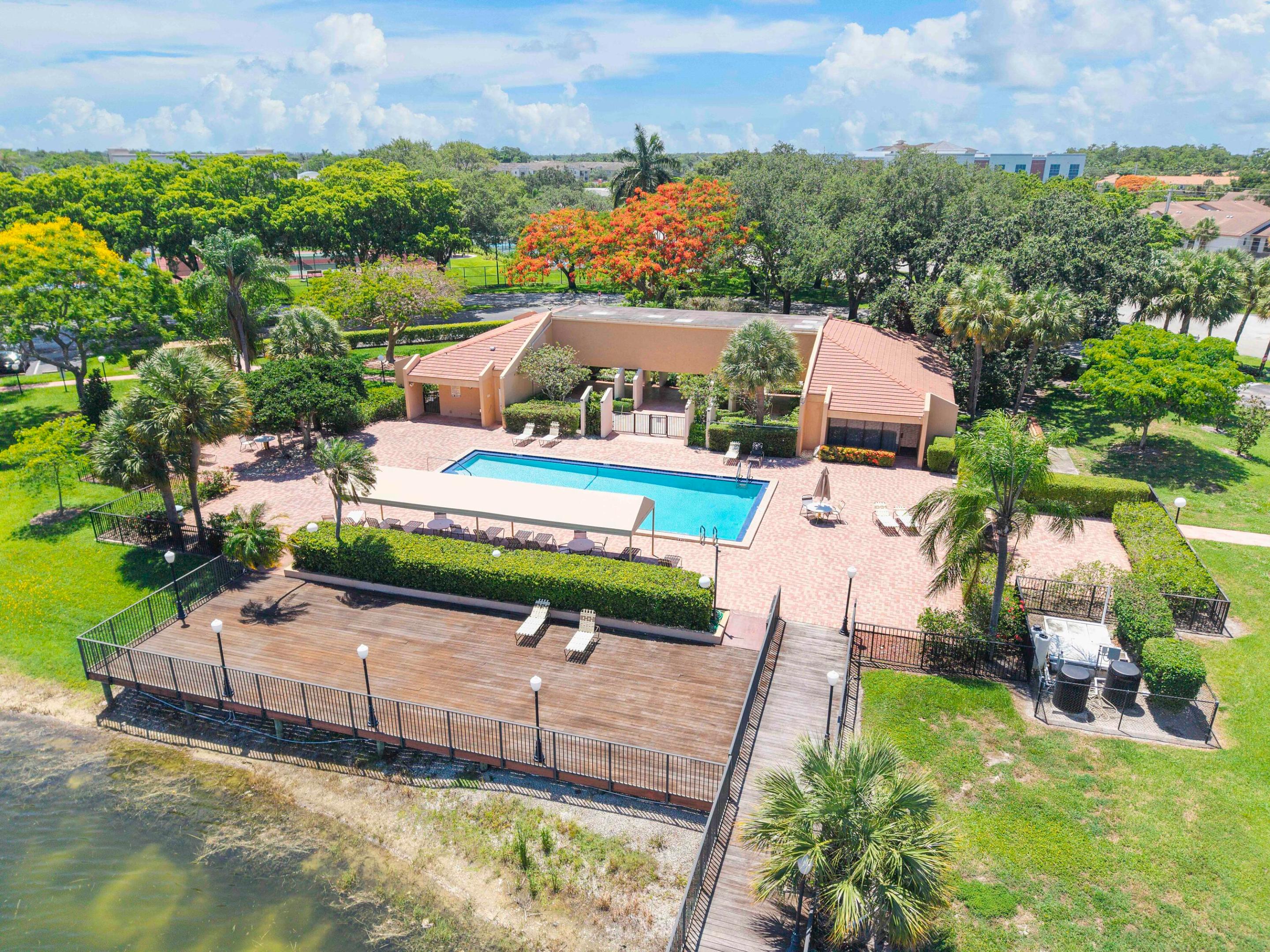 5828 CORAL LAKE #304, Margate FL 33063