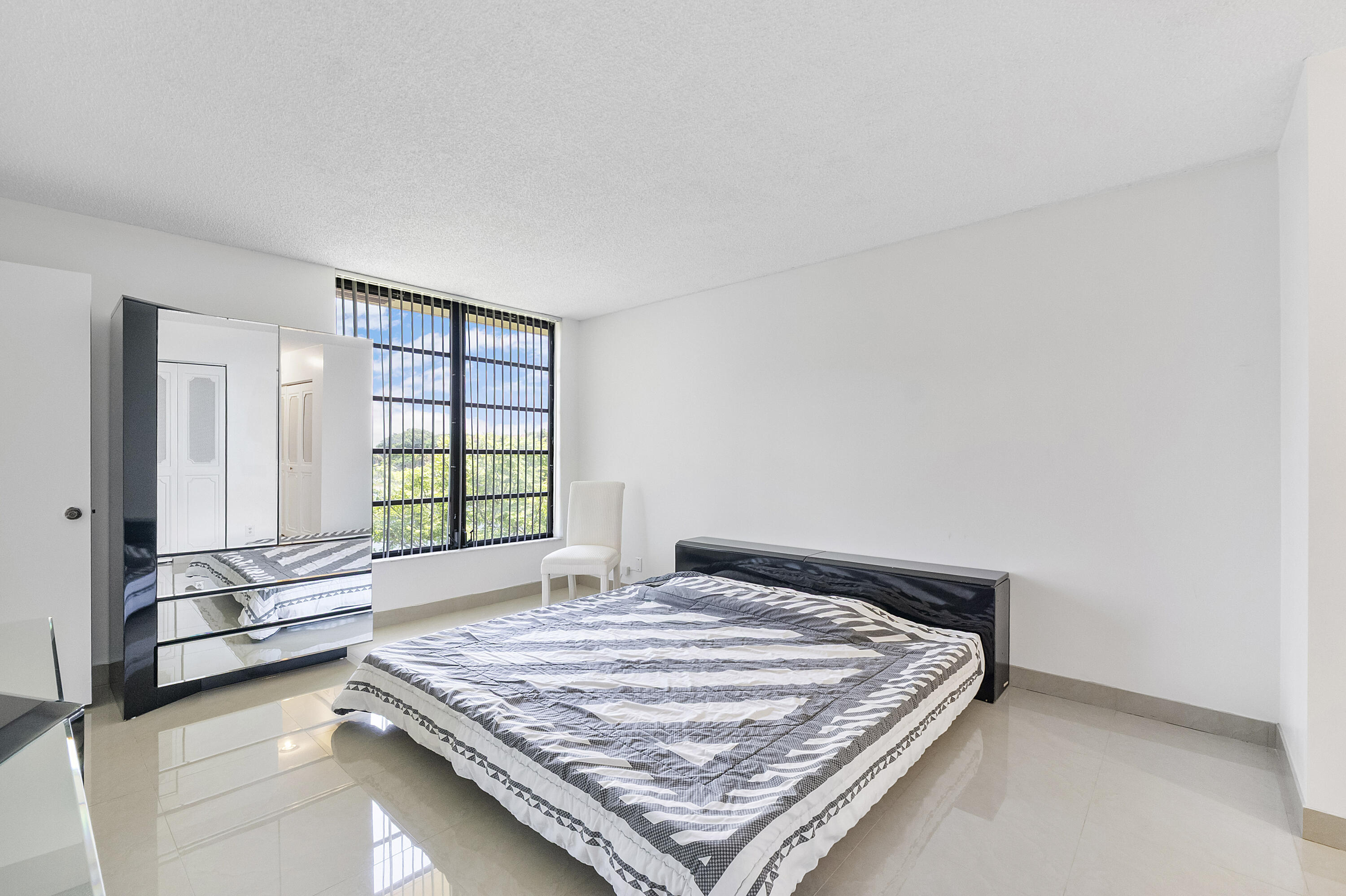 5828 CORAL LAKE #304, Margate FL 33063