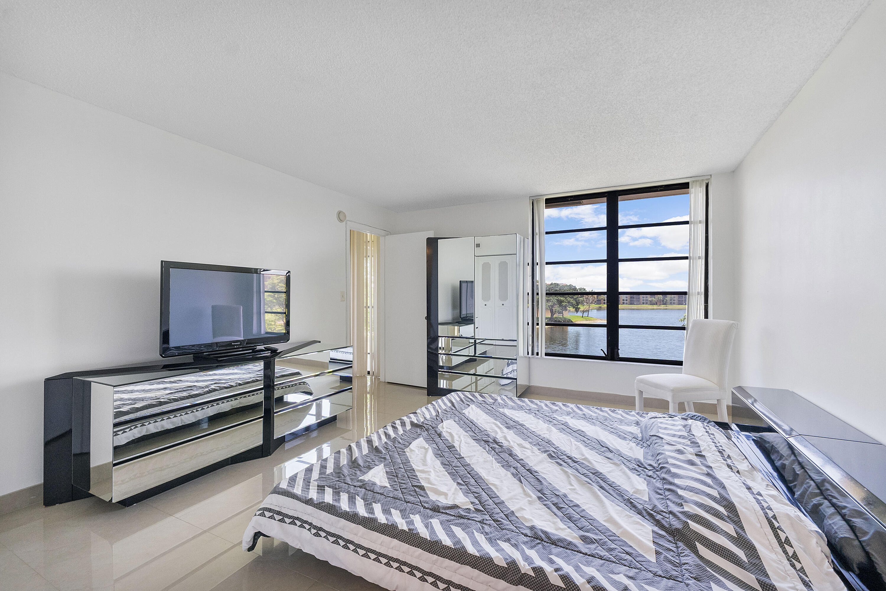 5828 CORAL LAKE #304, Margate FL 33063