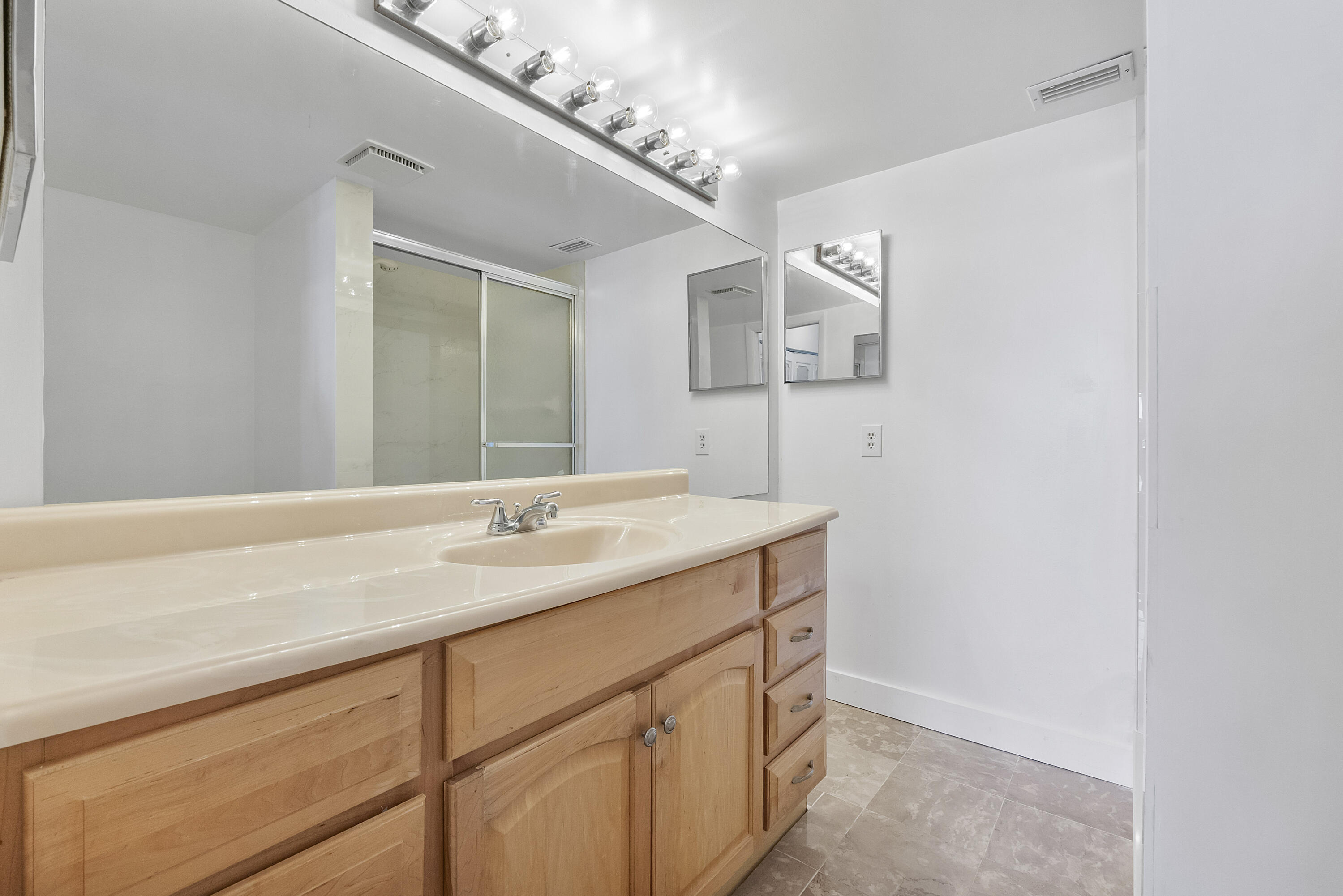 5828 CORAL LAKE #304, Margate FL 33063