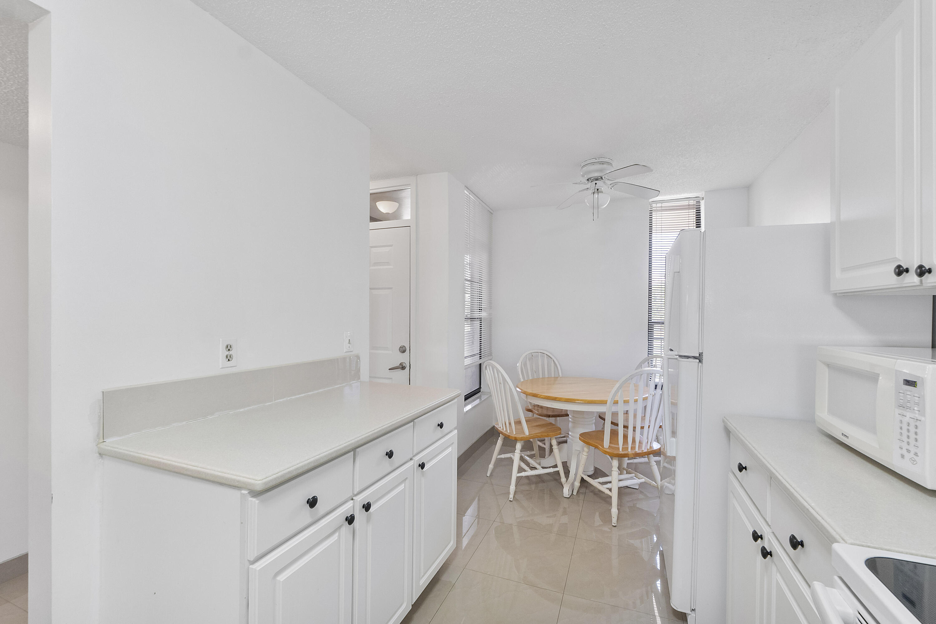 5828 CORAL LAKE #304, Margate FL 33063