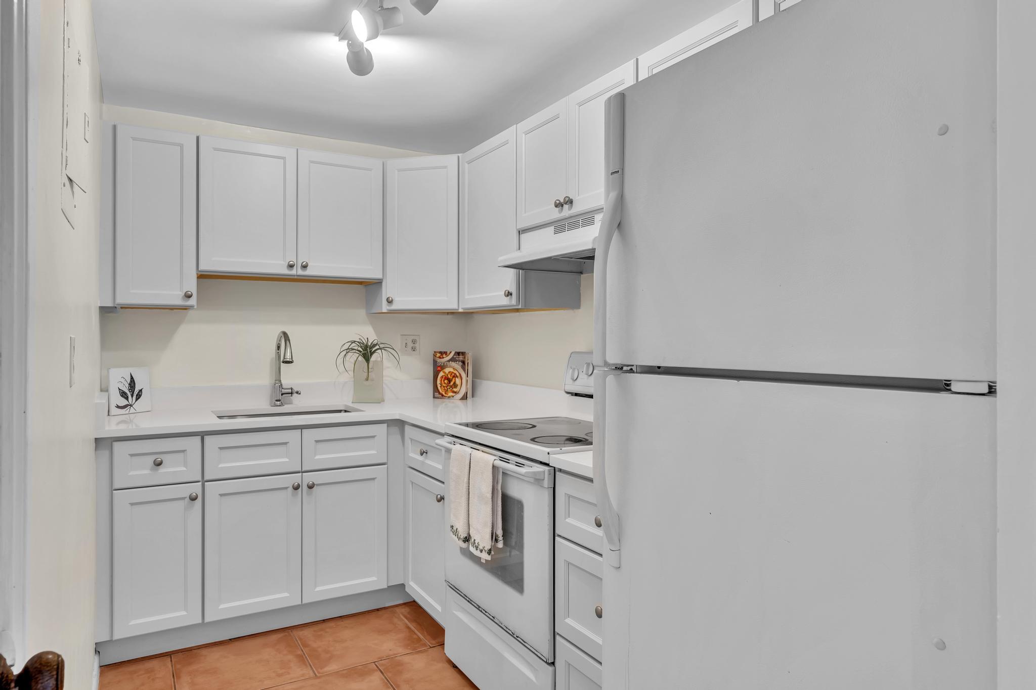 900 NE 18TH #803, Fort Lauderdale FL 33304