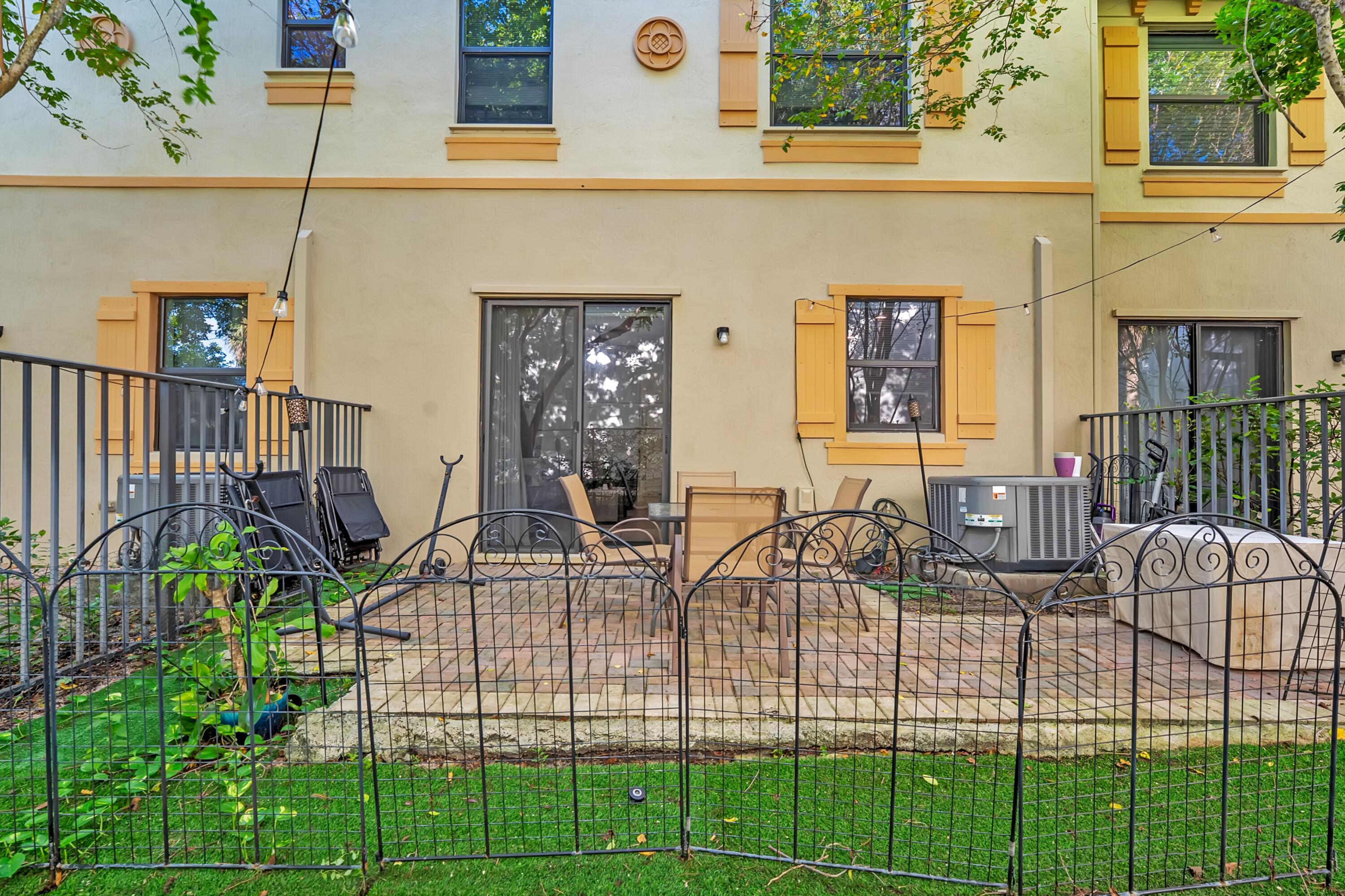 6946 NW HALTON PARK #1, Coconut Creek FL 33073