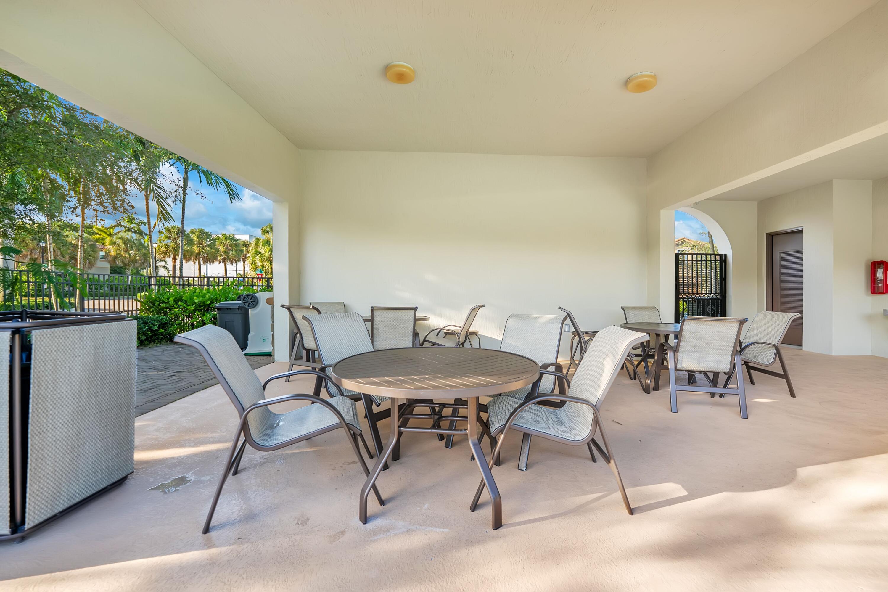 6946 NW HALTON PARK #1, Coconut Creek FL 33073