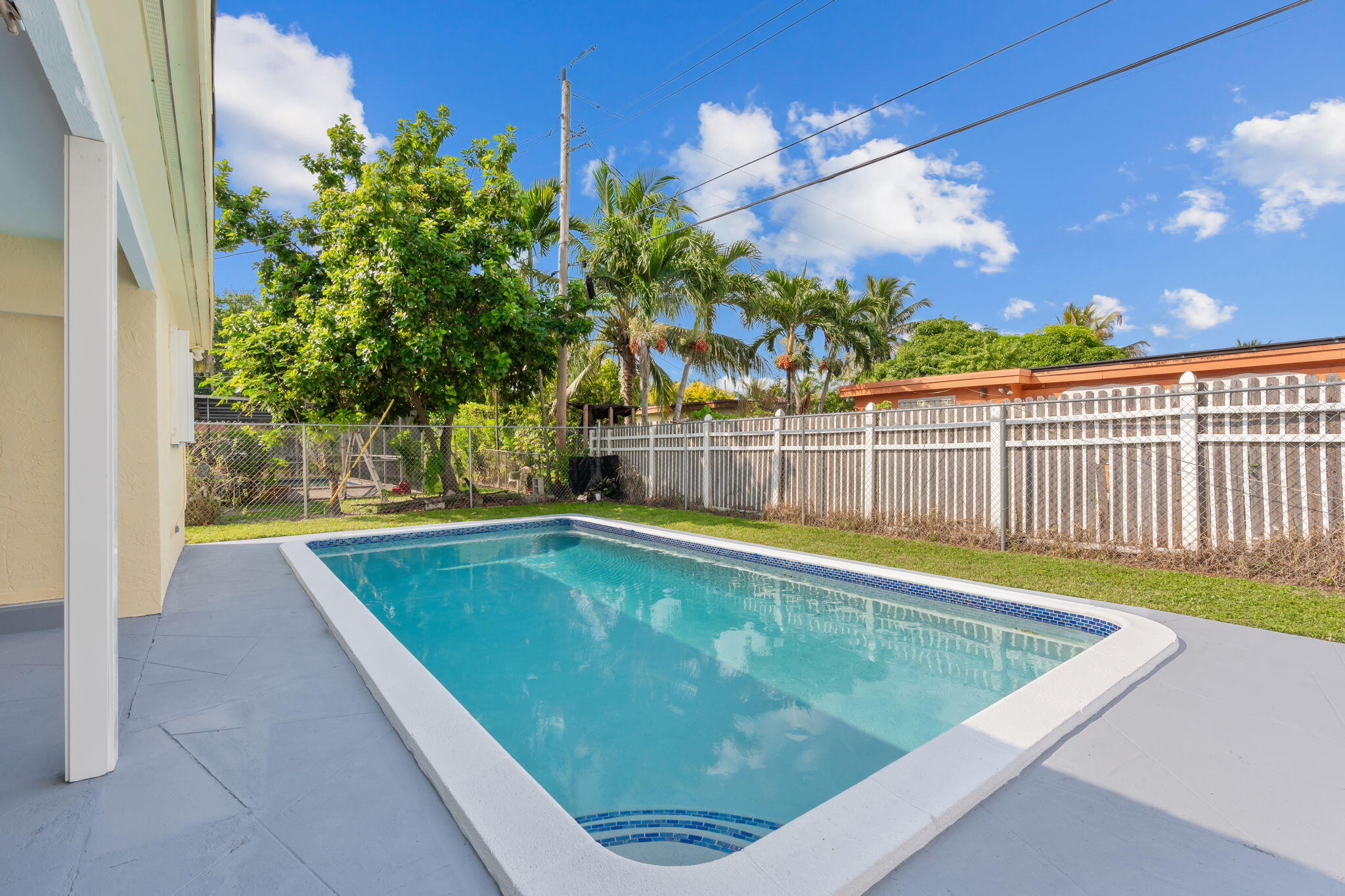 3921 NW 35th, Lauderdale Lakes FL 33309