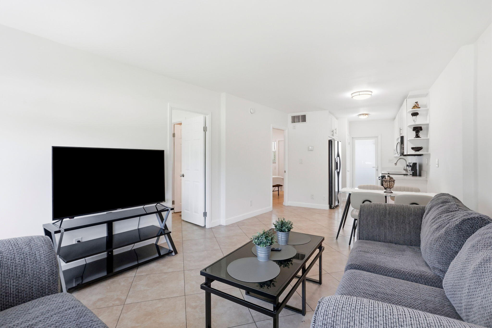 3250 NE 28TH #104, Fort Lauderdale FL 33308