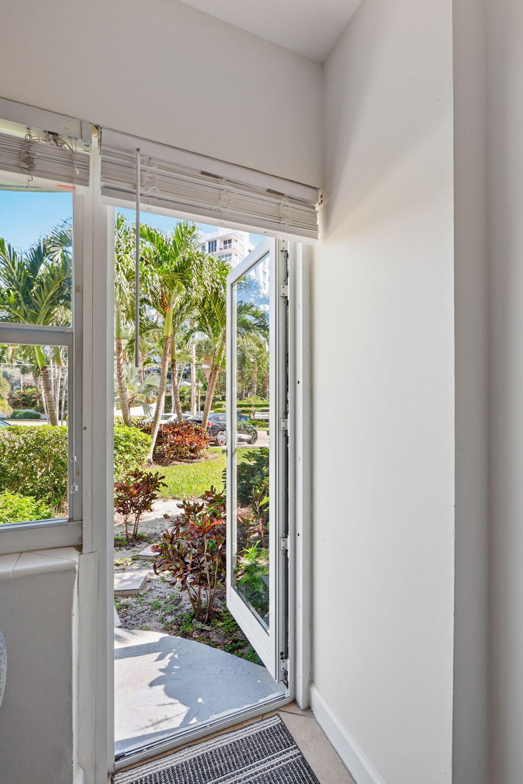 3250 NE 28TH #104, Fort Lauderdale FL 33308