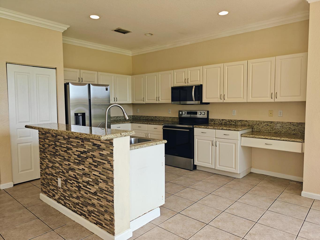624 Garden Cress, Royal Palm Beach FL 33411