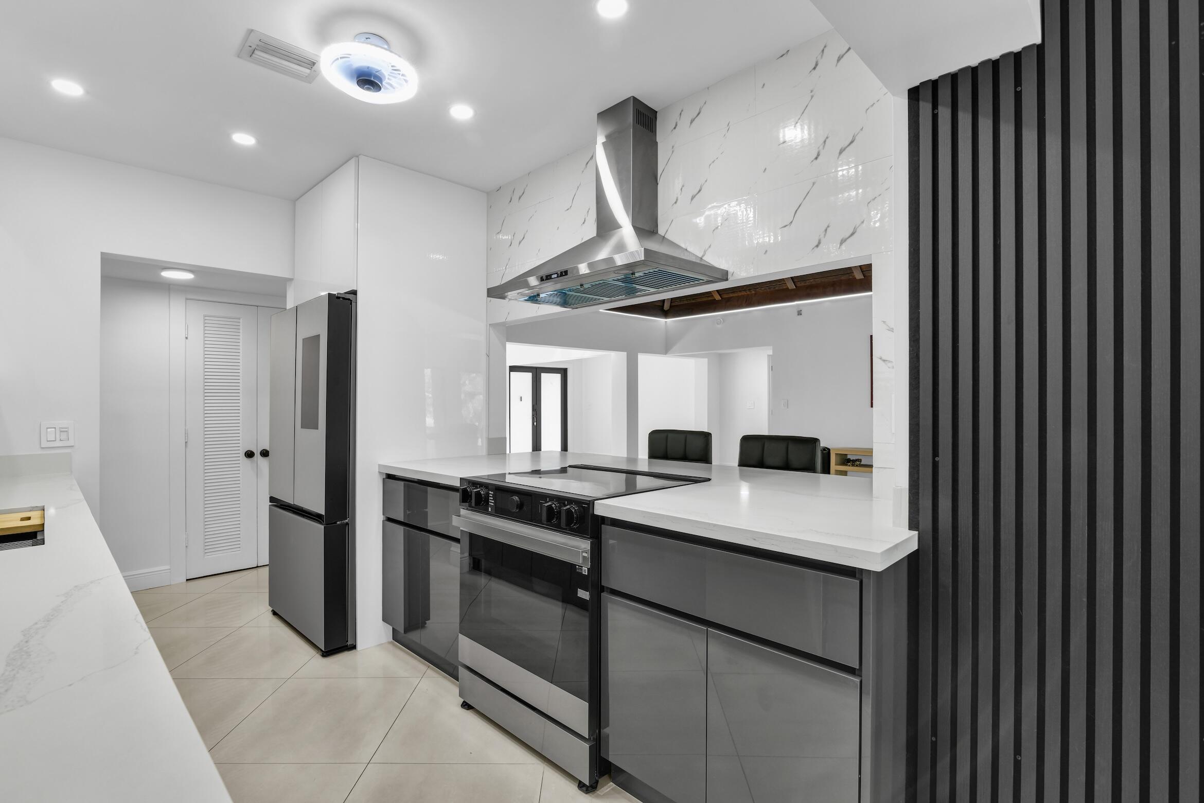 5707 WHITE HICKORY, Tamarac FL 33319