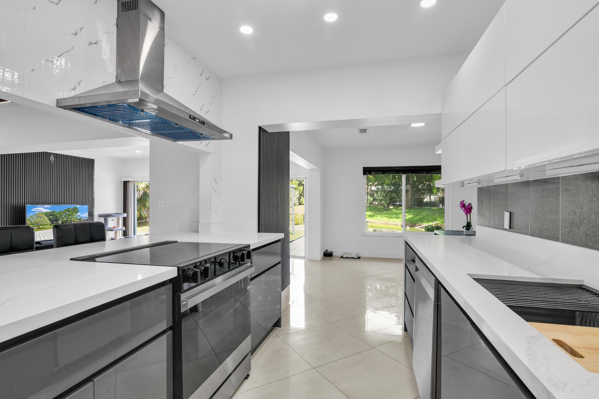5707 WHITE HICKORY, Tamarac FL 33319