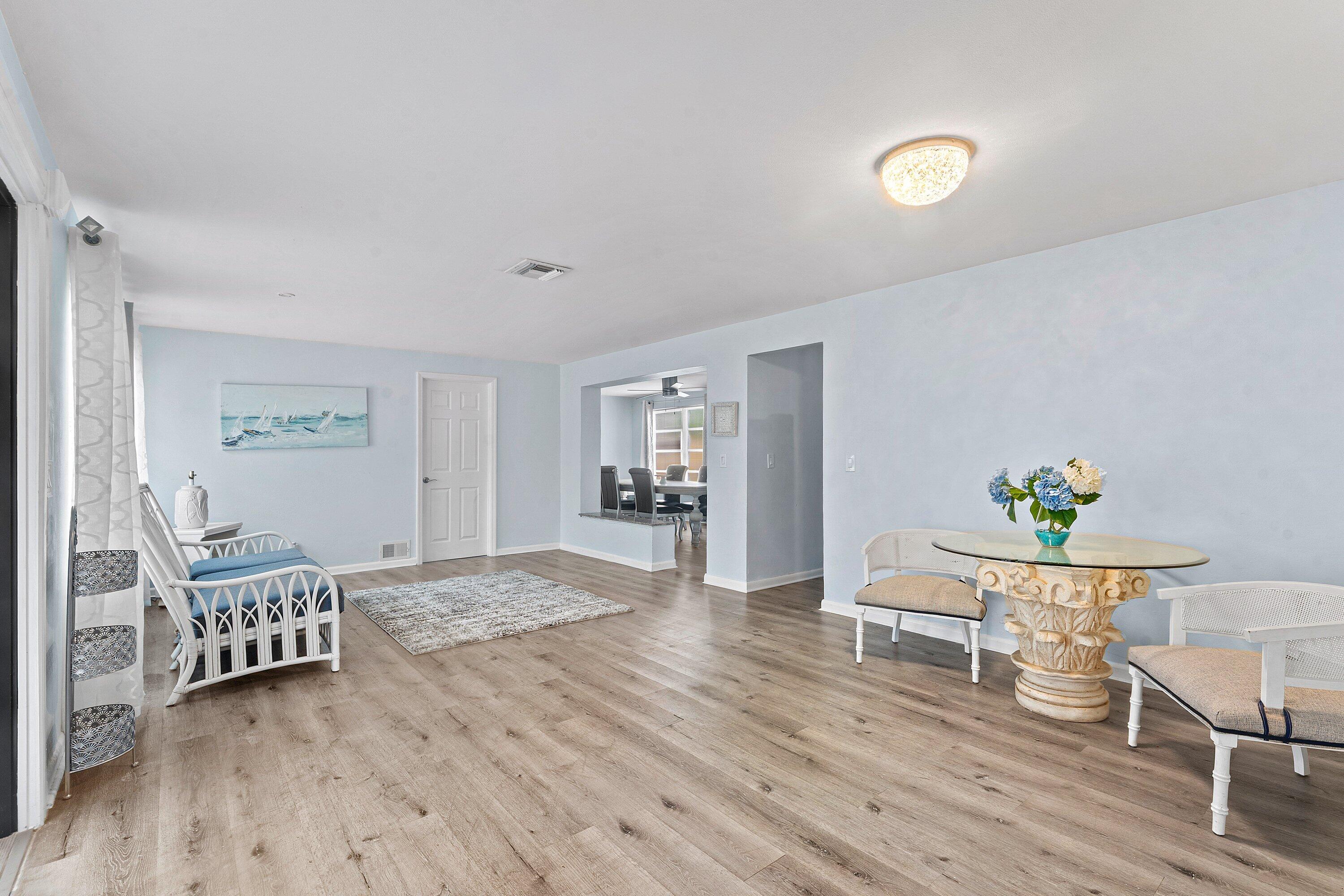 742 Laurel, West Palm Beach FL 33403