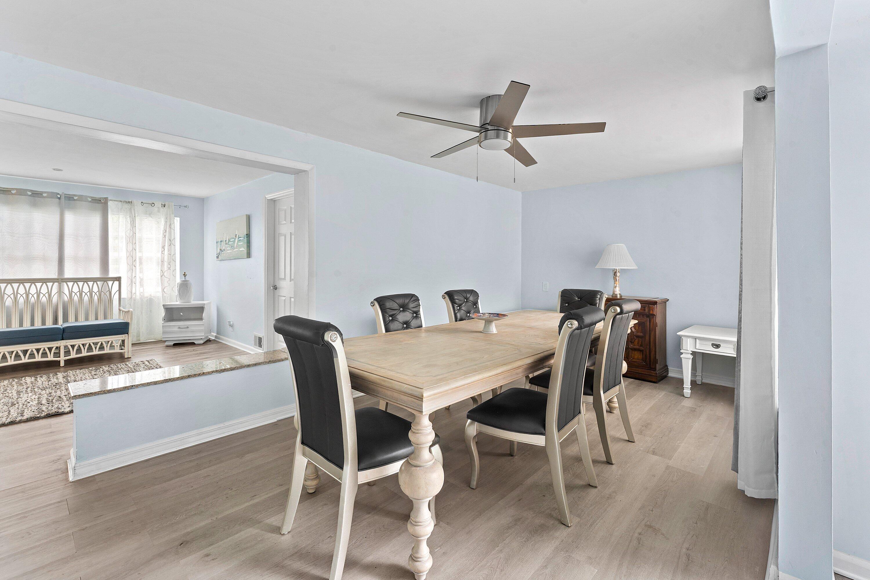 742 Laurel, West Palm Beach FL 33403