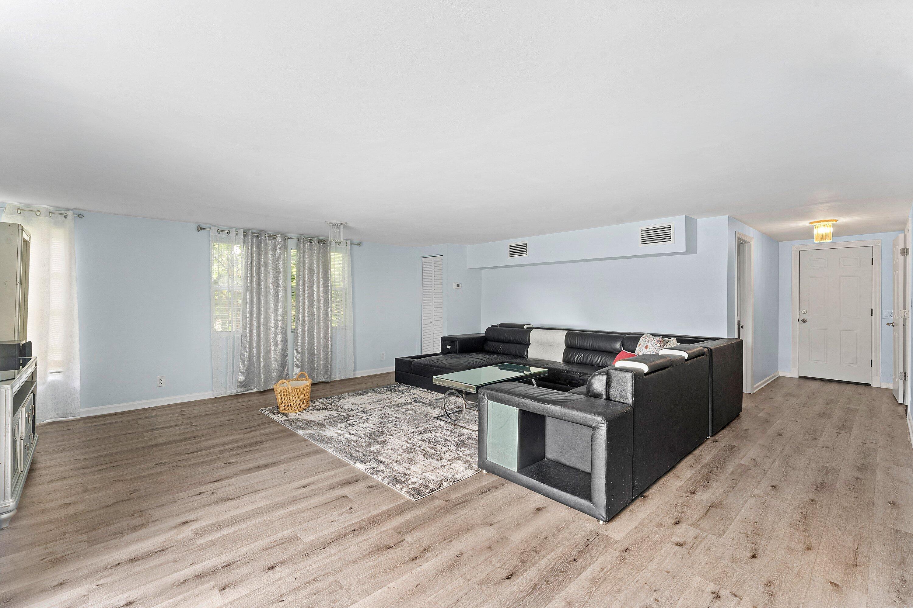 742 Laurel, West Palm Beach FL 33403