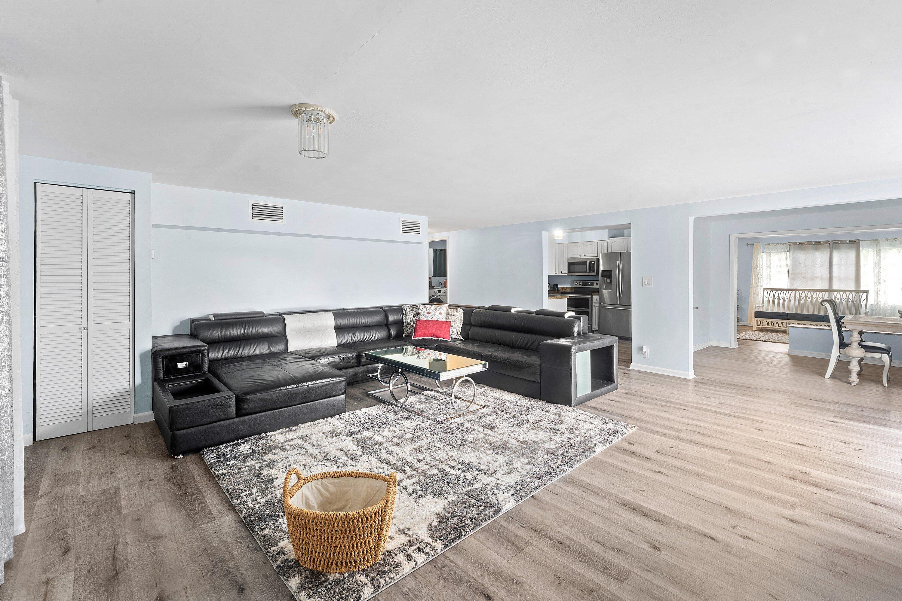 742 Laurel, West Palm Beach FL 33403